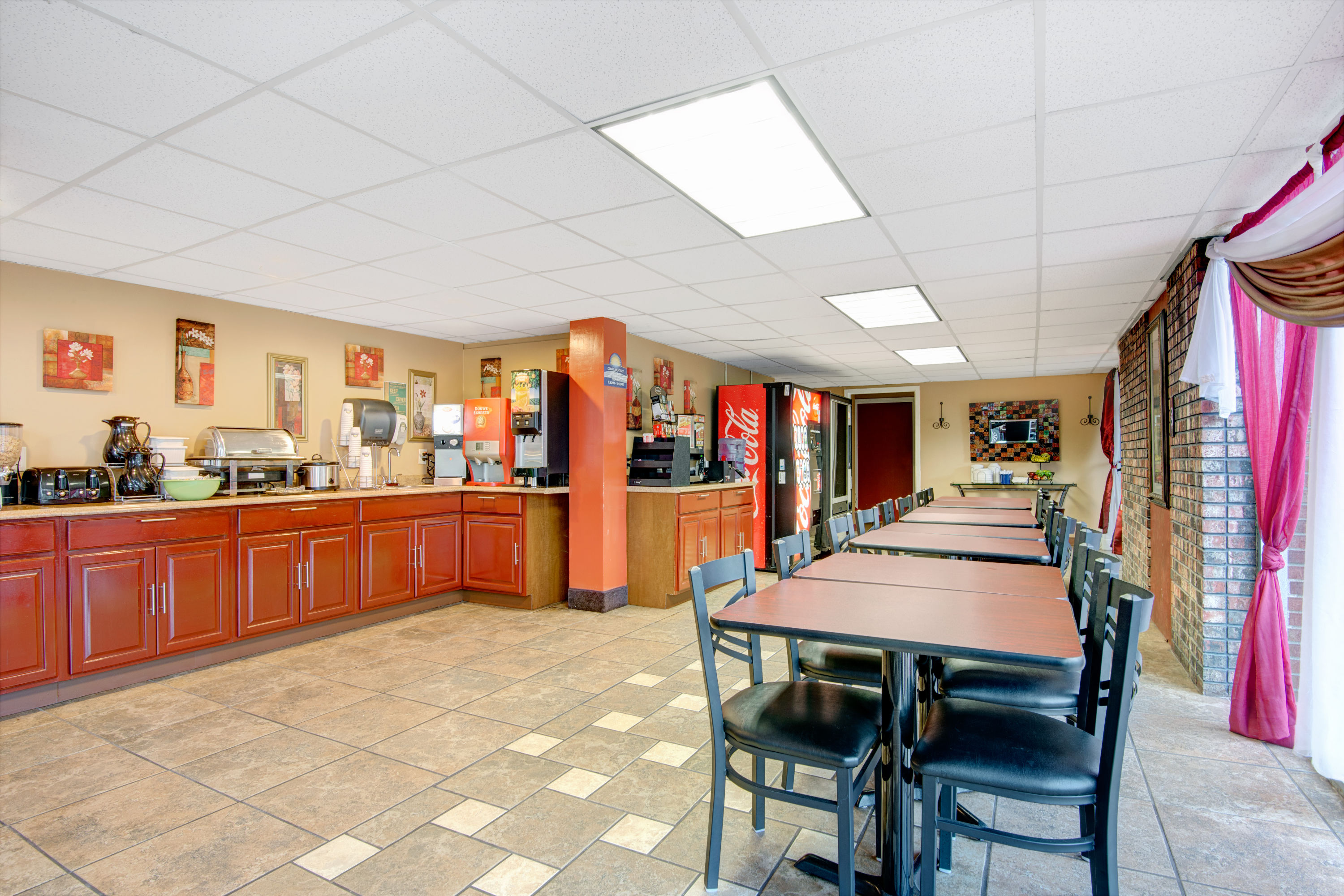 Days Inn By Wyndham Kansas City Kansas City Mo Hotels
