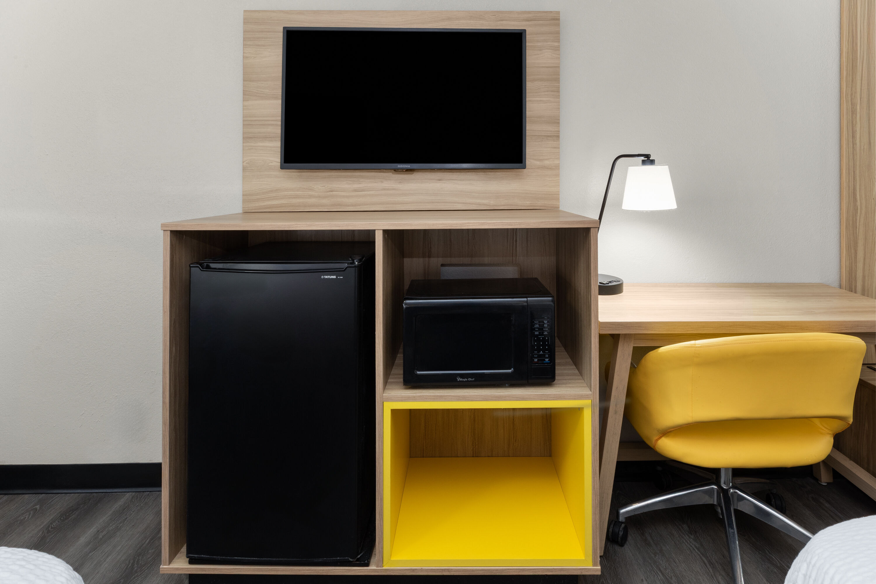 Guest room at the Days Inn by Wyndham Kansas City Northeast in Kansas City, Missouri