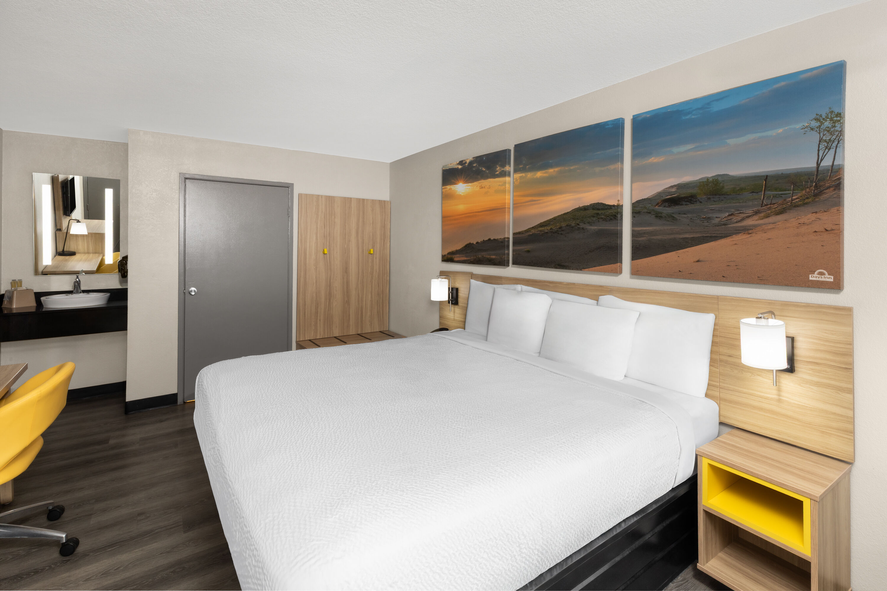 Guest room at the Days Inn by Wyndham Kansas City Northeast in Kansas City, Missouri