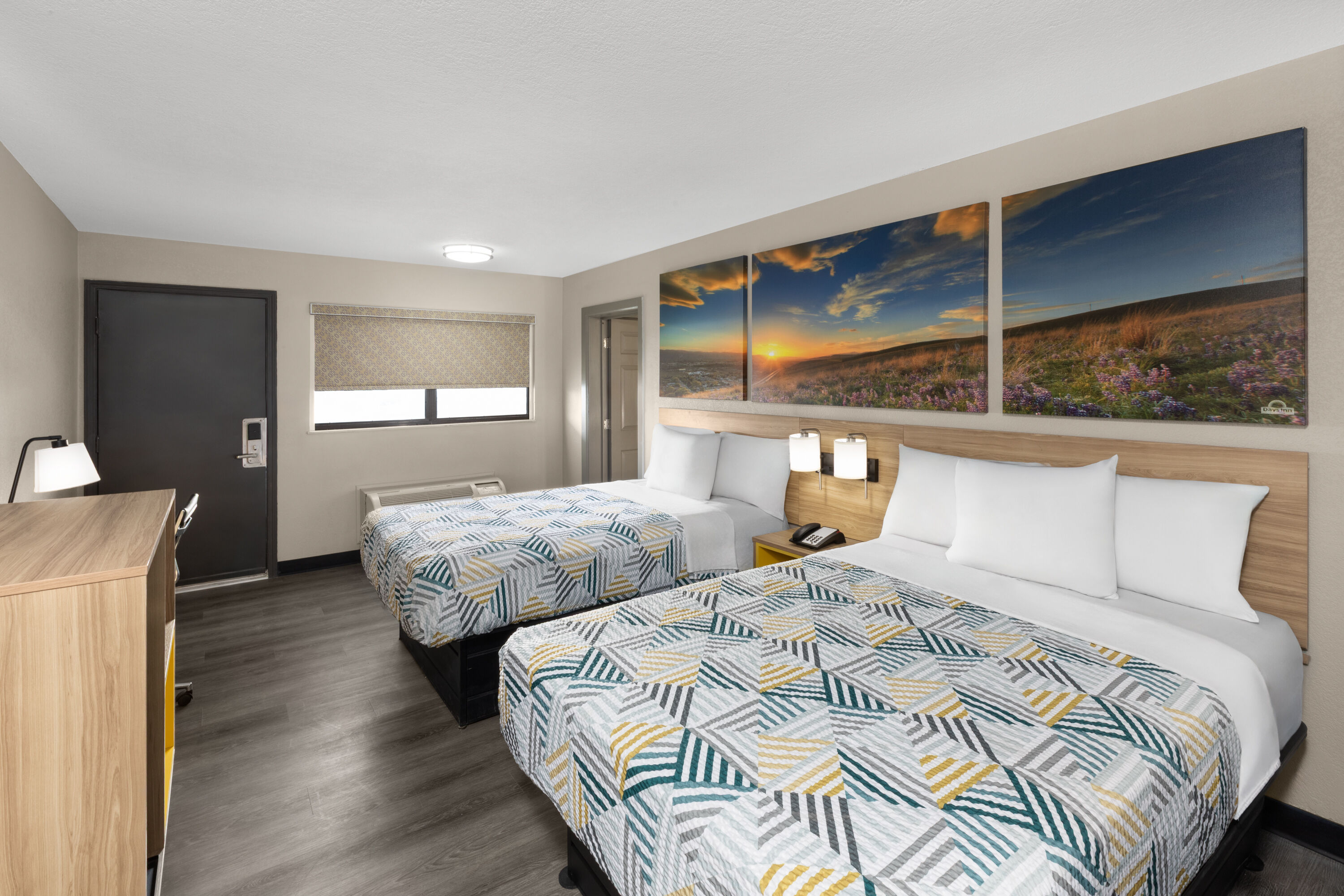 Days Inn by Wyndham Kansas City Northeast suite in Kansas City, Missouri