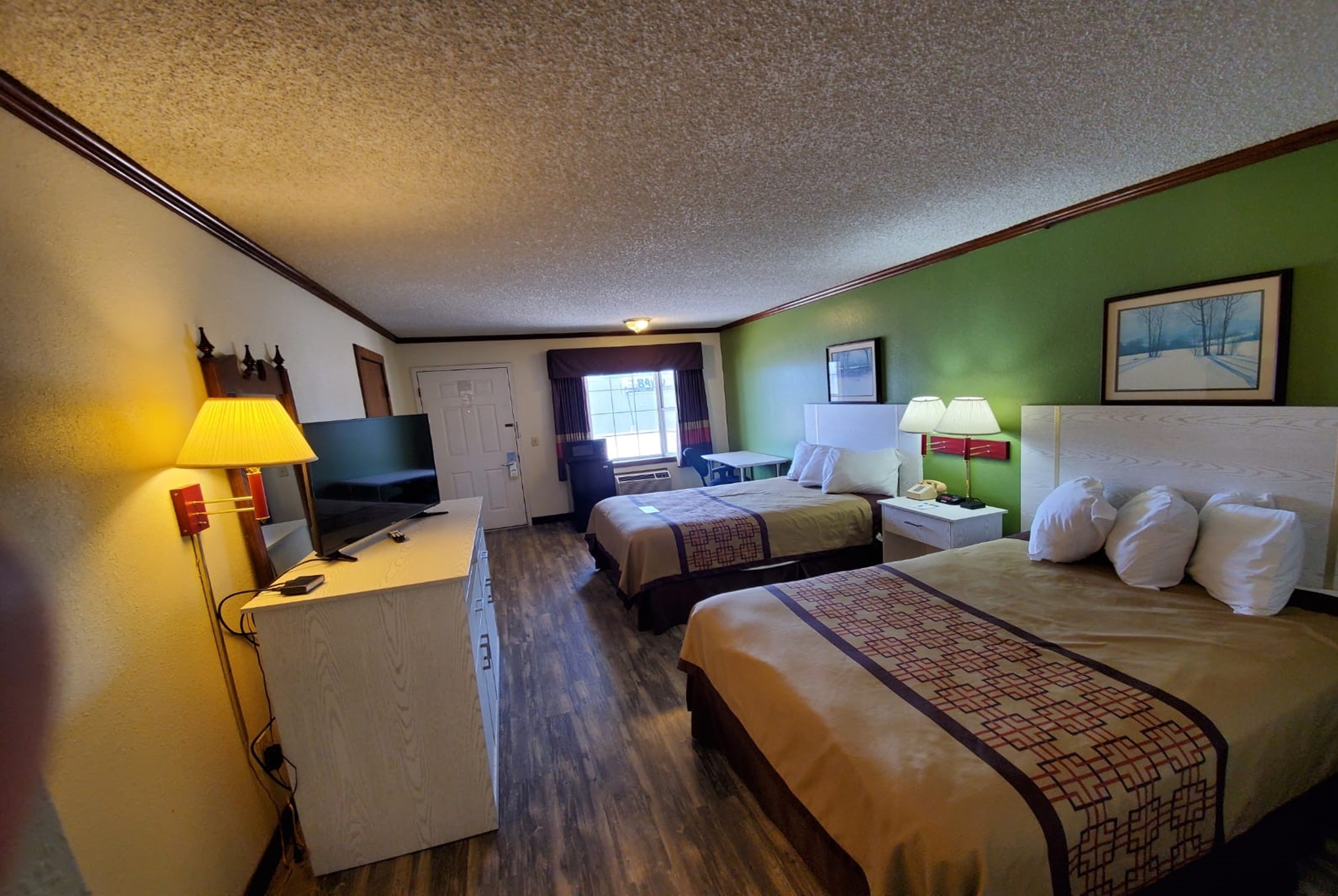 Guest room at the Days Inn by Wyndham Monett in Monett, Missouri
