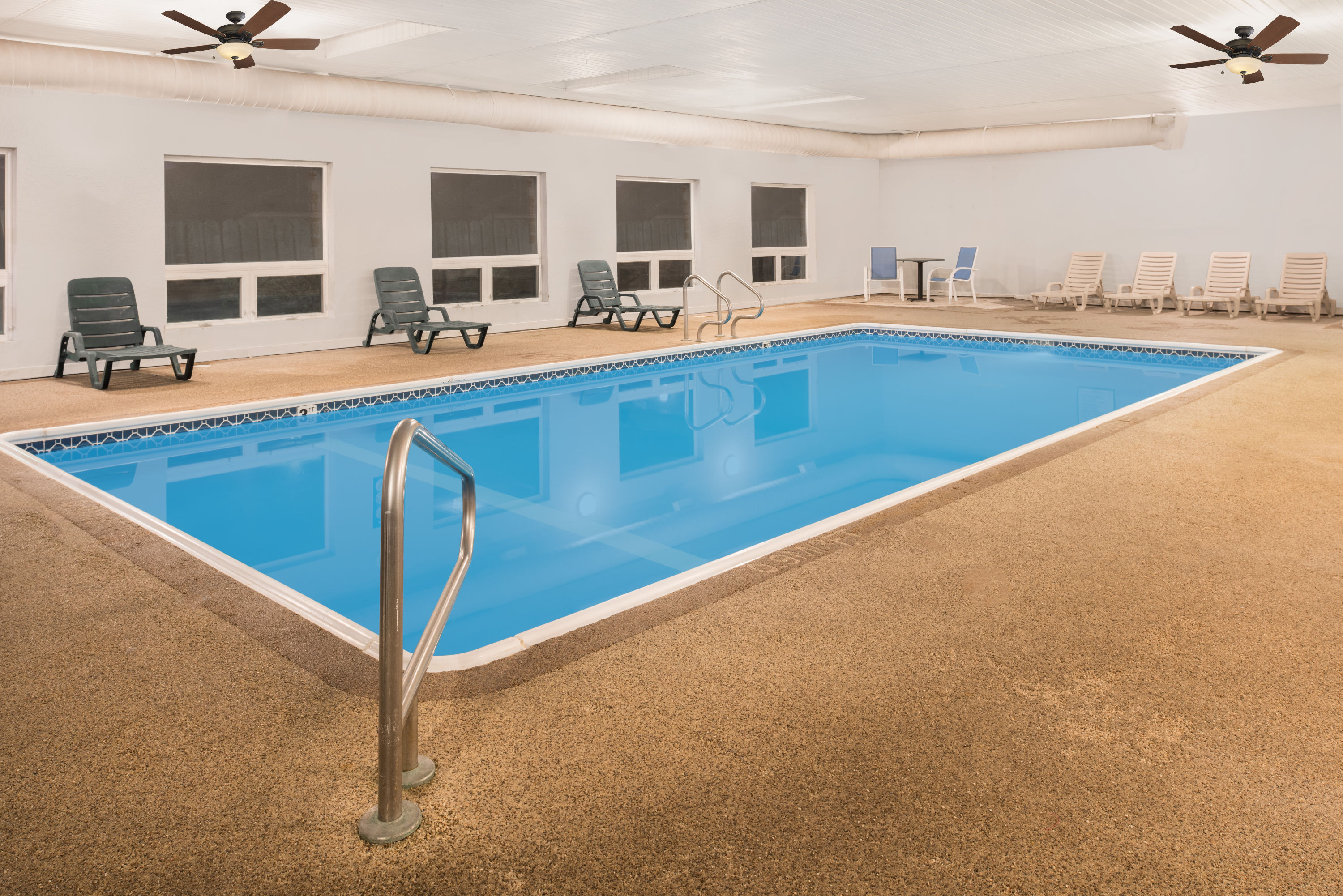 Days Inn by Wyndham Osage Beach Lake of the Ozarks | Osage Beach, MO Hotels
