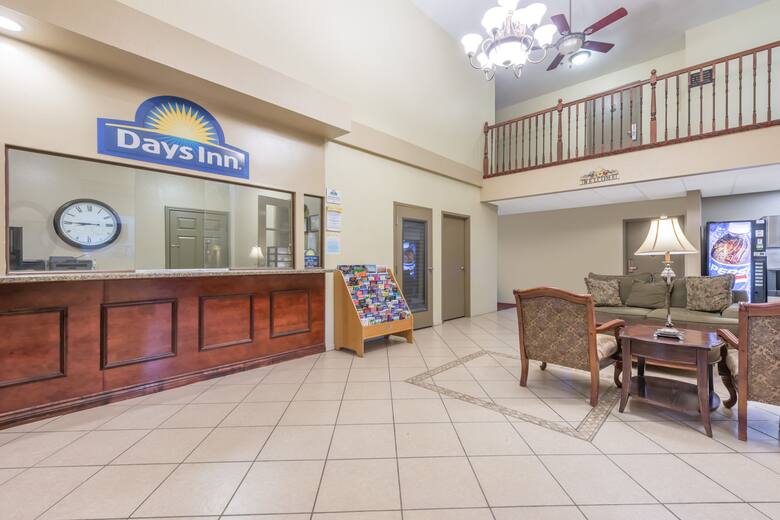 Days Inn By Wyndham St Peters Charles Saint Hotels Mo 63376 Days Inn By Wyndham St Peters Charles Hotel Lobby In Saint Missouri