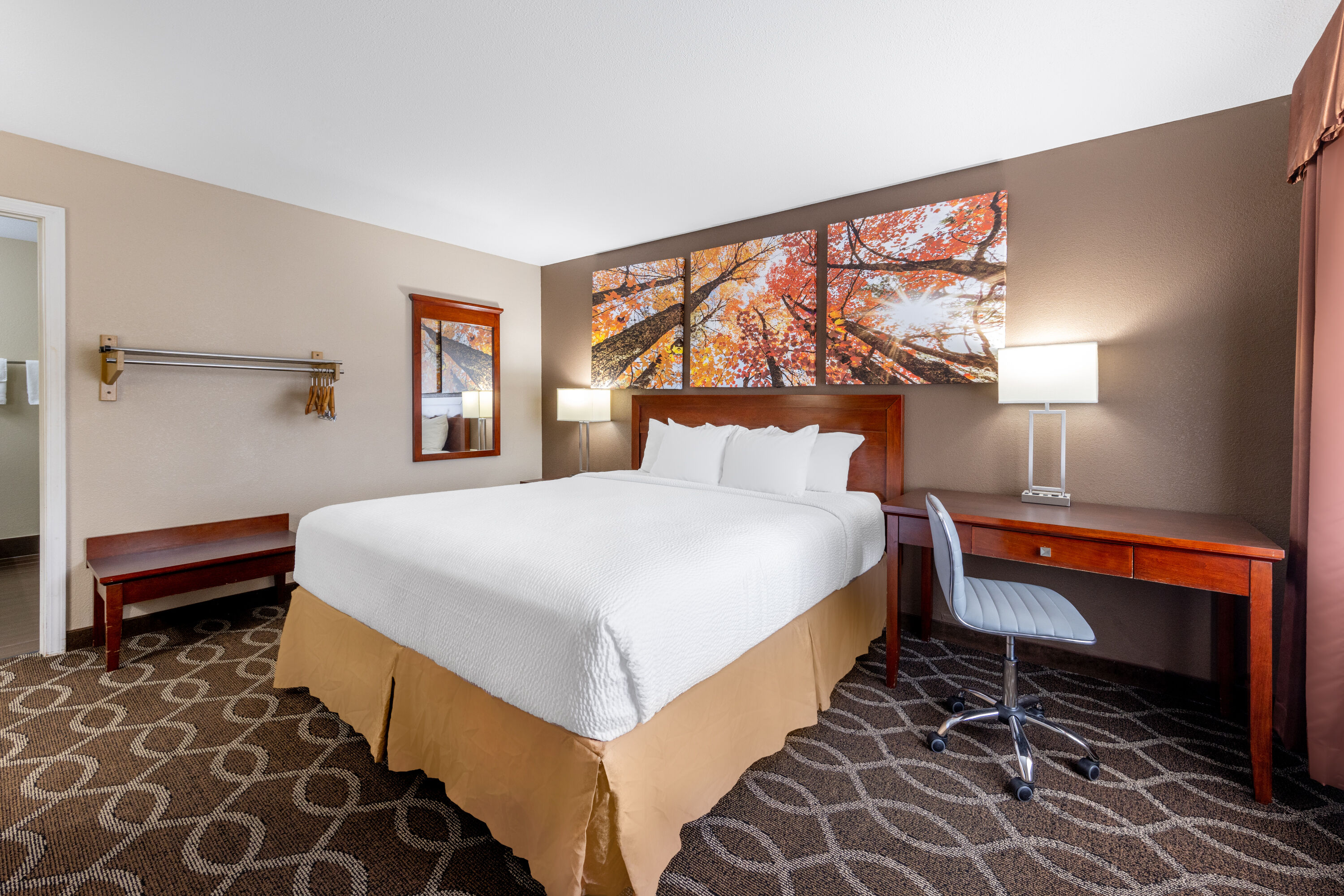 Guest room at the Days Inn by Wyndham St. Robert Waynesville/Ft. Leonard Wood in St. Robert, Missouri