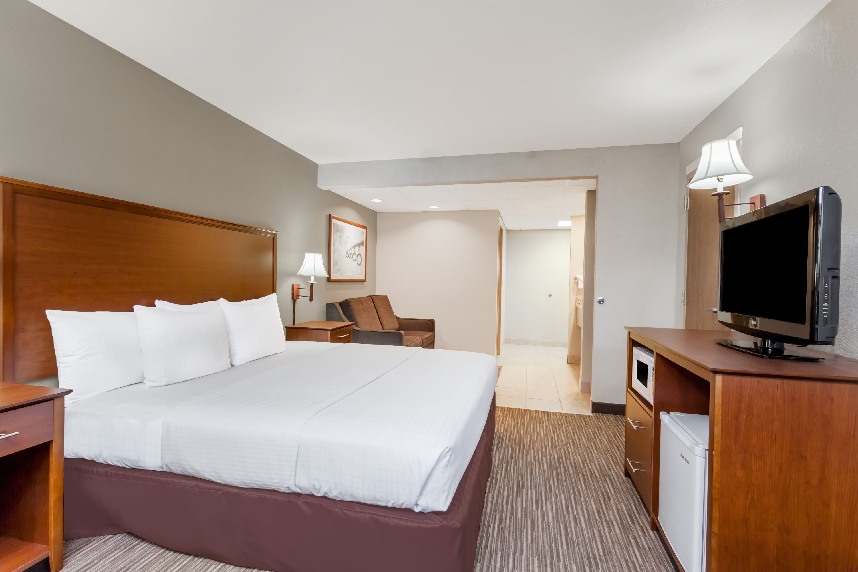 Guest room at the Days Inn Springfield South in Springfield, Missouri