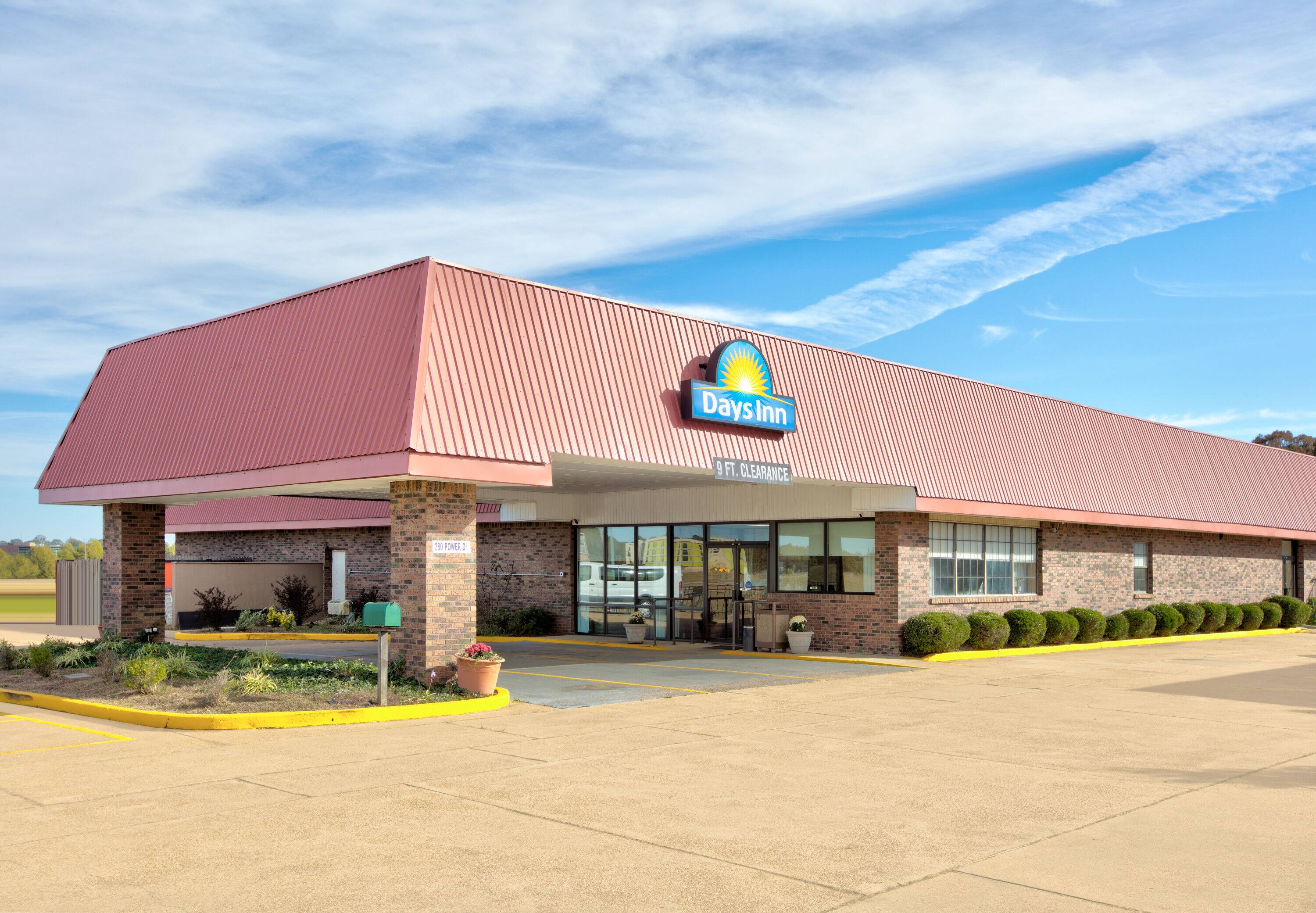 Days Inn by Wyndham Batesville Batesville, MS Hotels