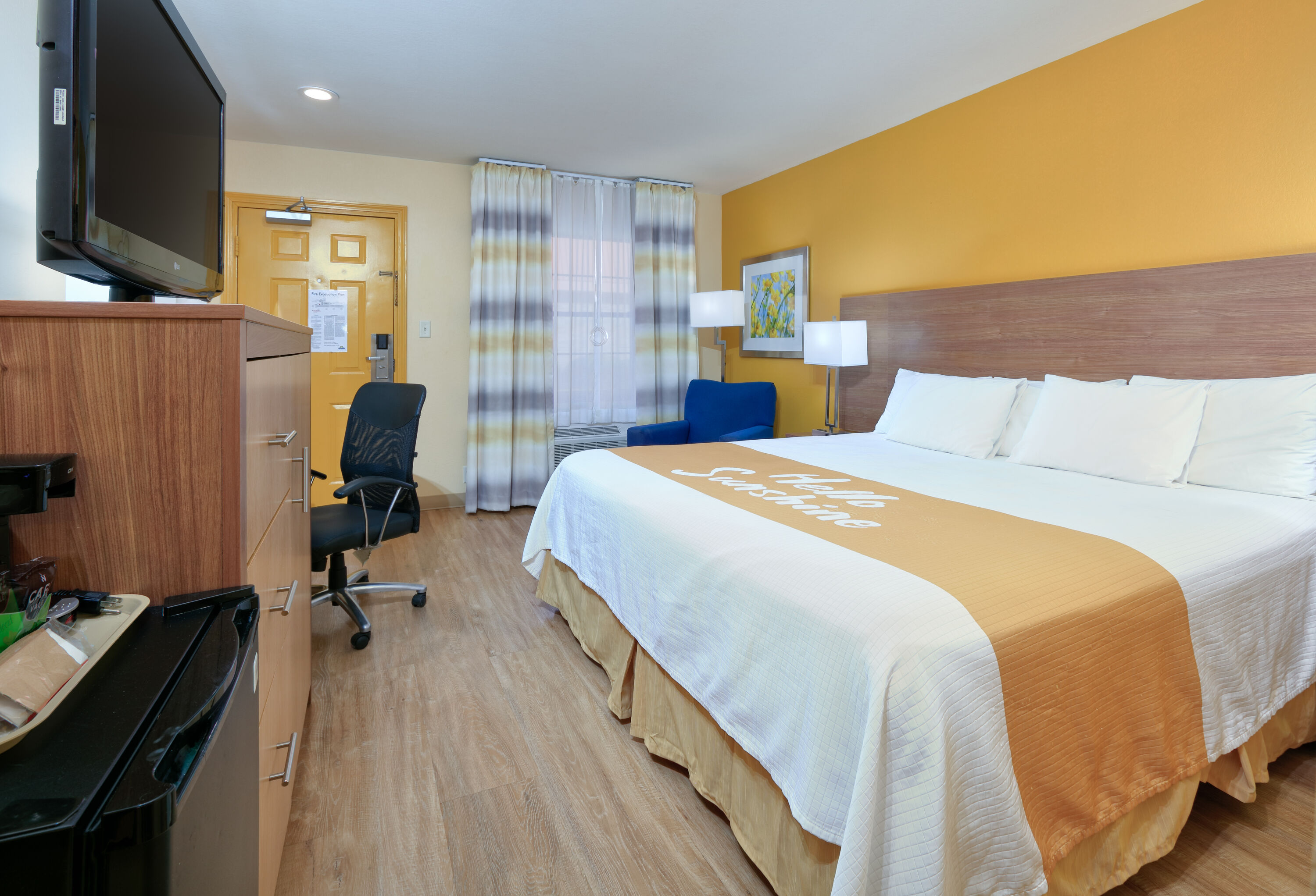 Guest room at the Days Inn by Wyndham Batesville in Batesville, Mississippi