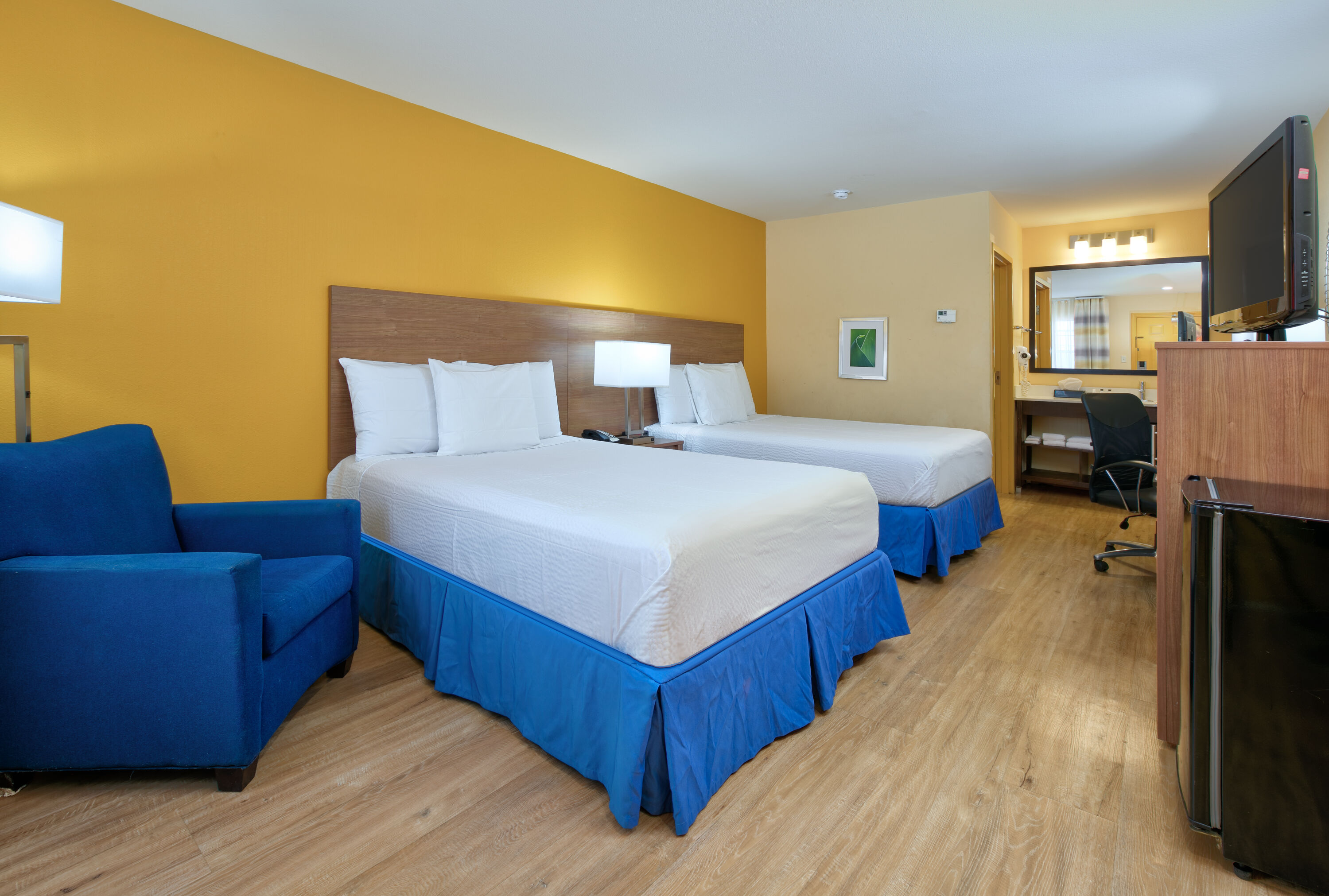 Guest room at the Days Inn by Wyndham Batesville in Batesville, Mississippi