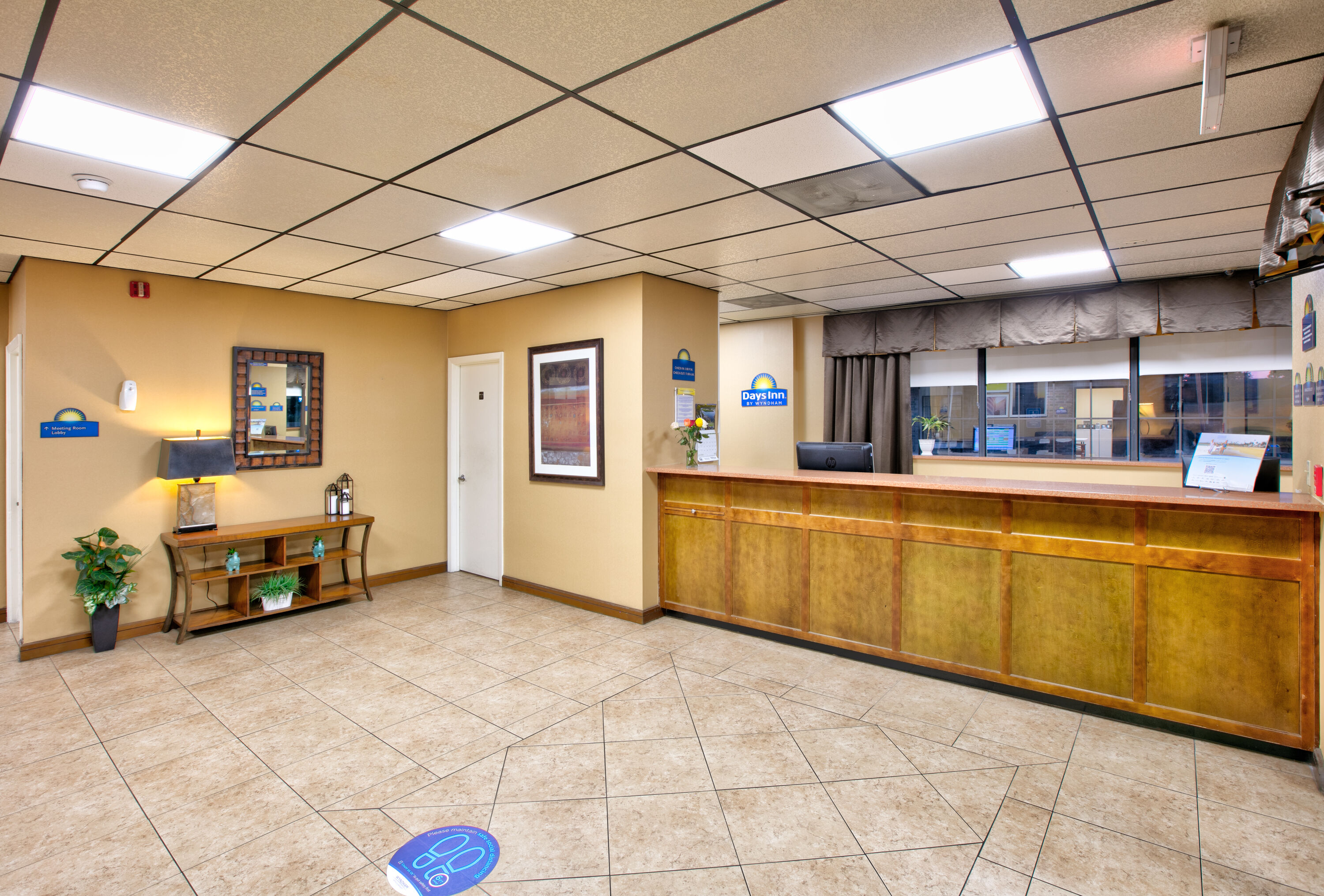 Days Inn by Wyndham Batesville Batesville, MS Hotels