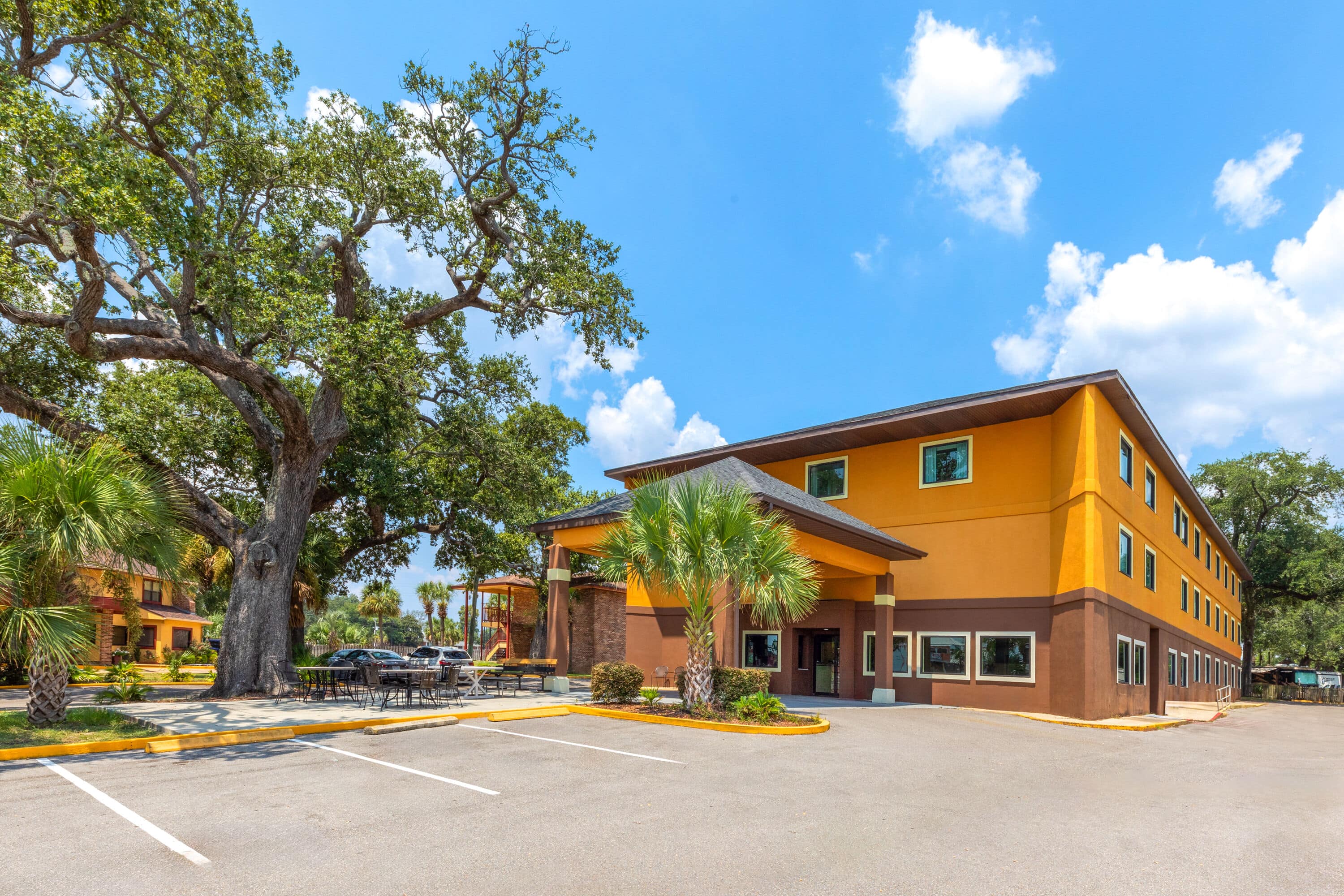 Hotels In Biloxi Ms On Beach; Days Inn by Wyndham Biloxi Beach | Biloxi, MS Hotels