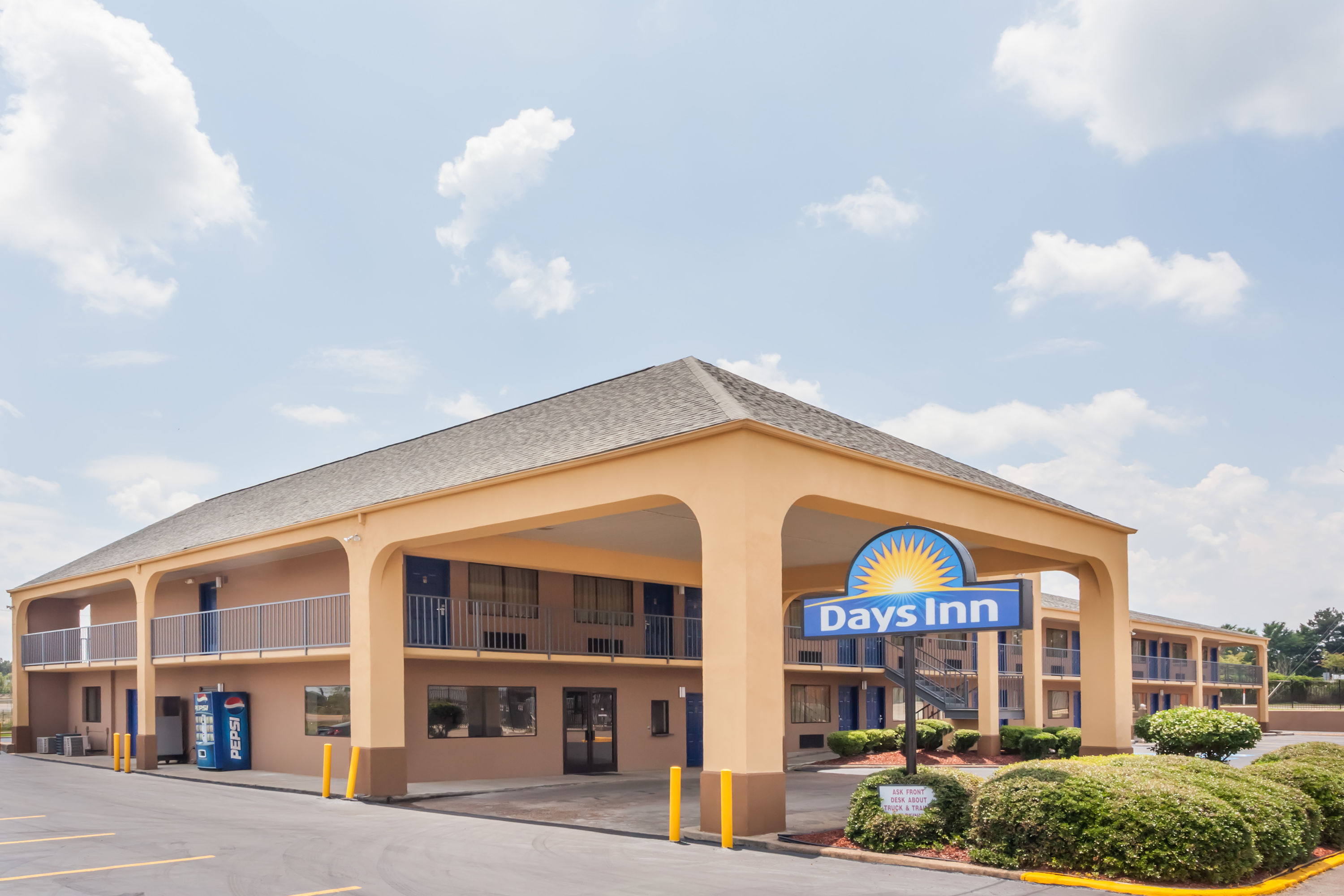 Days Inn Wyndham Clinton Clinton  Hotels