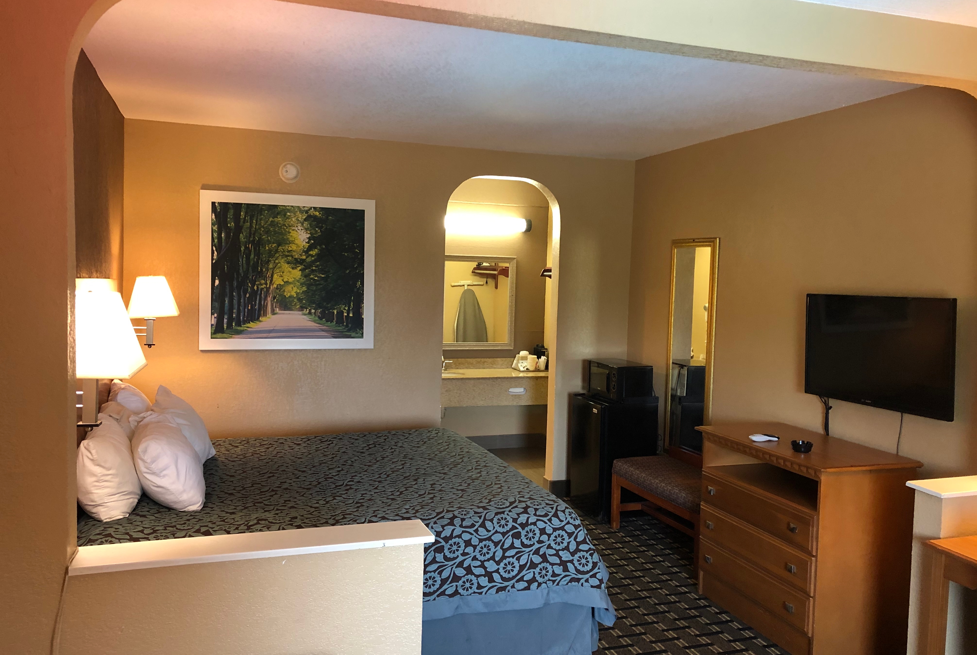 Guest room at the Days Inn by Wyndham Columbus in Columbus, Mississippi