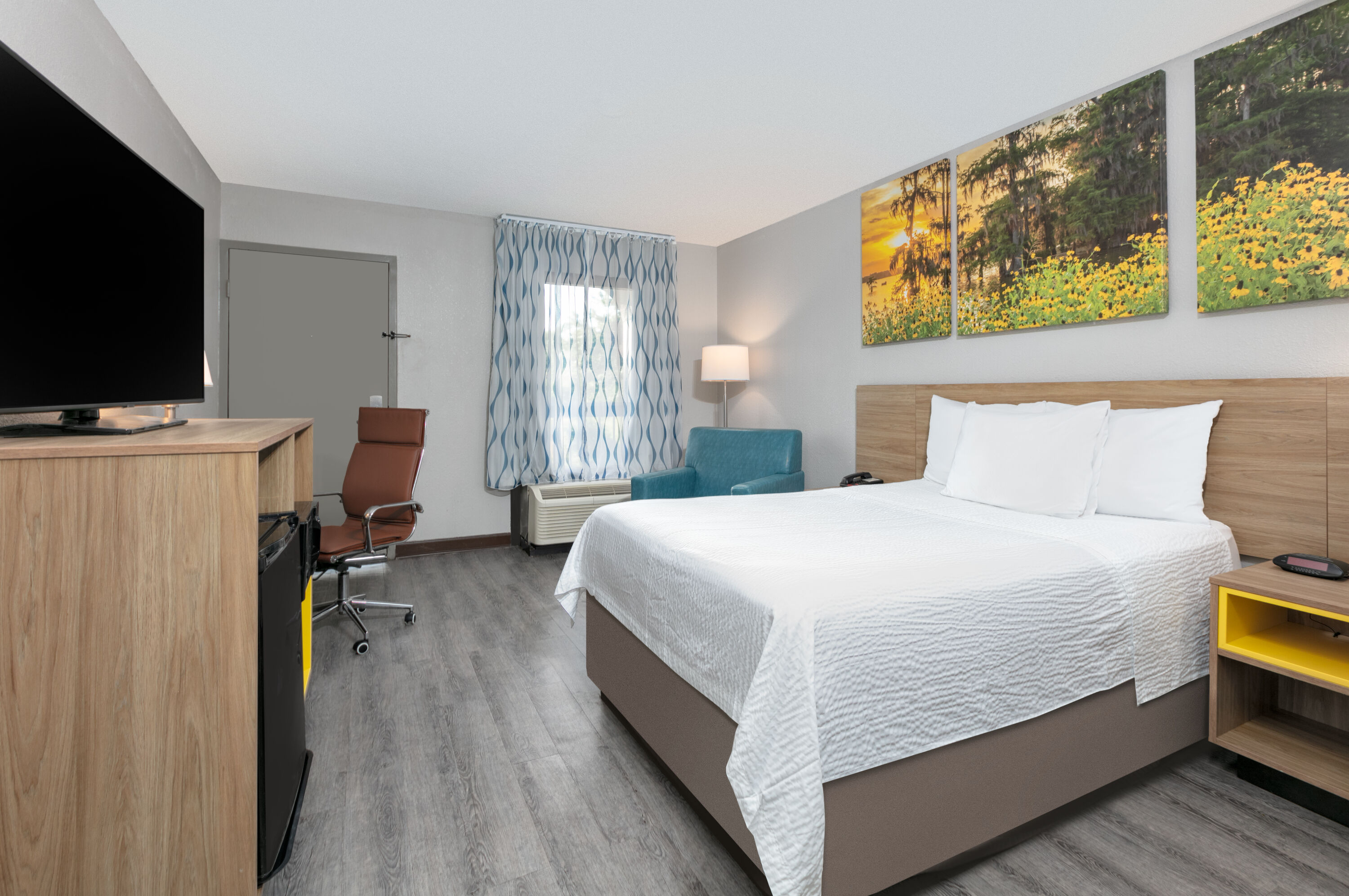 Guest room at the Days Inn by Wyndham Greenville MS in Greenville, Mississippi