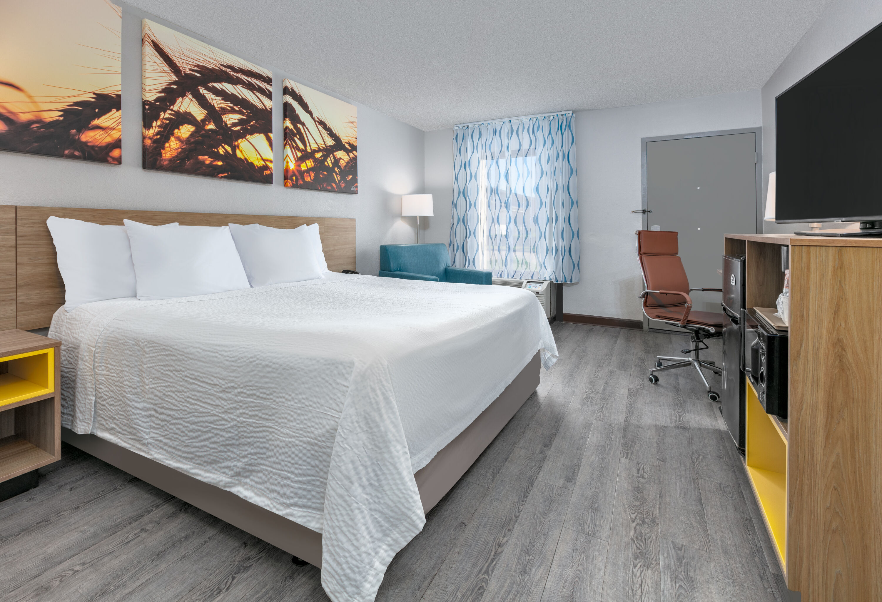 Guest room at the Days Inn by Wyndham Greenville MS in Greenville, Mississippi