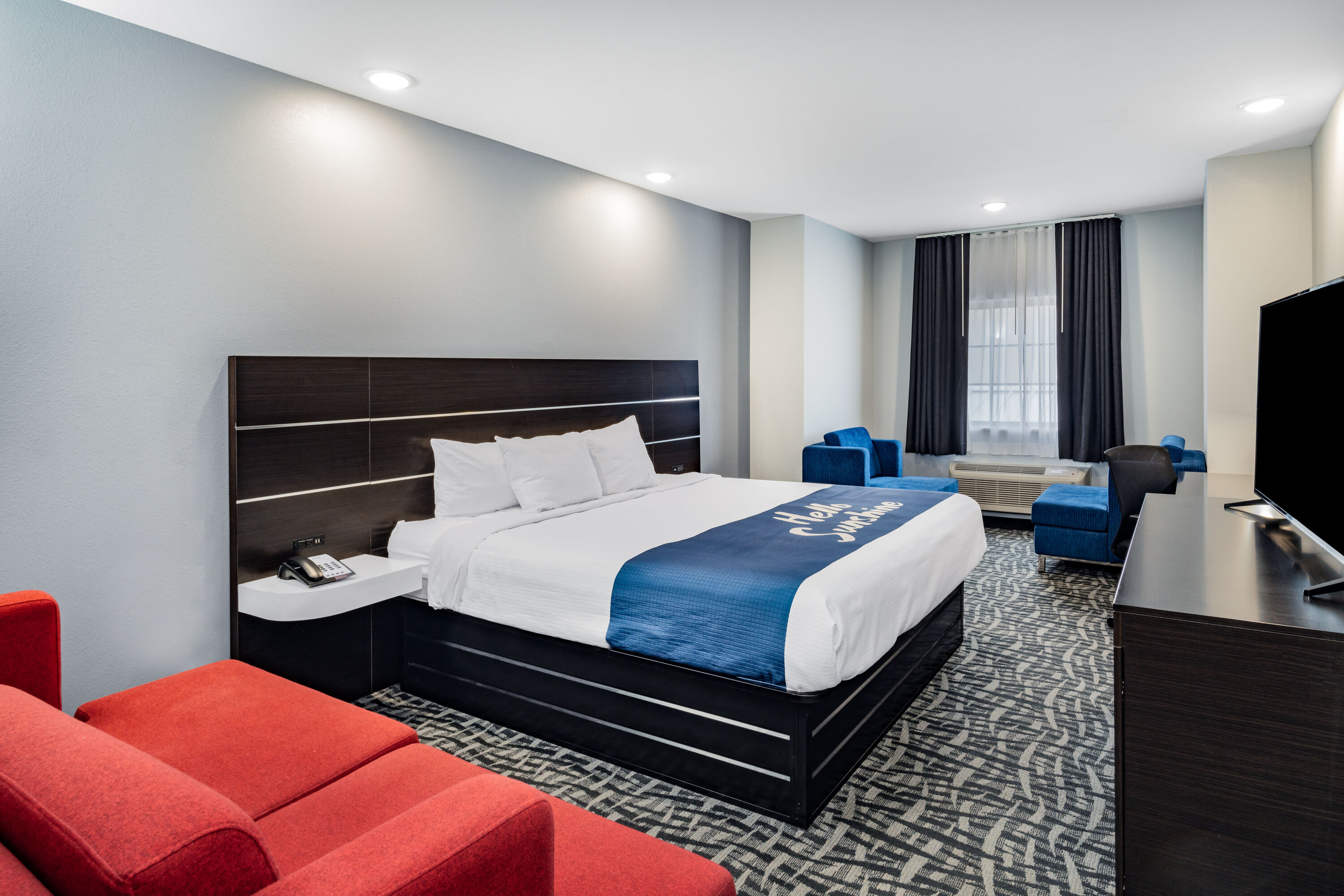 1 King Bed, Non-Smoking Room