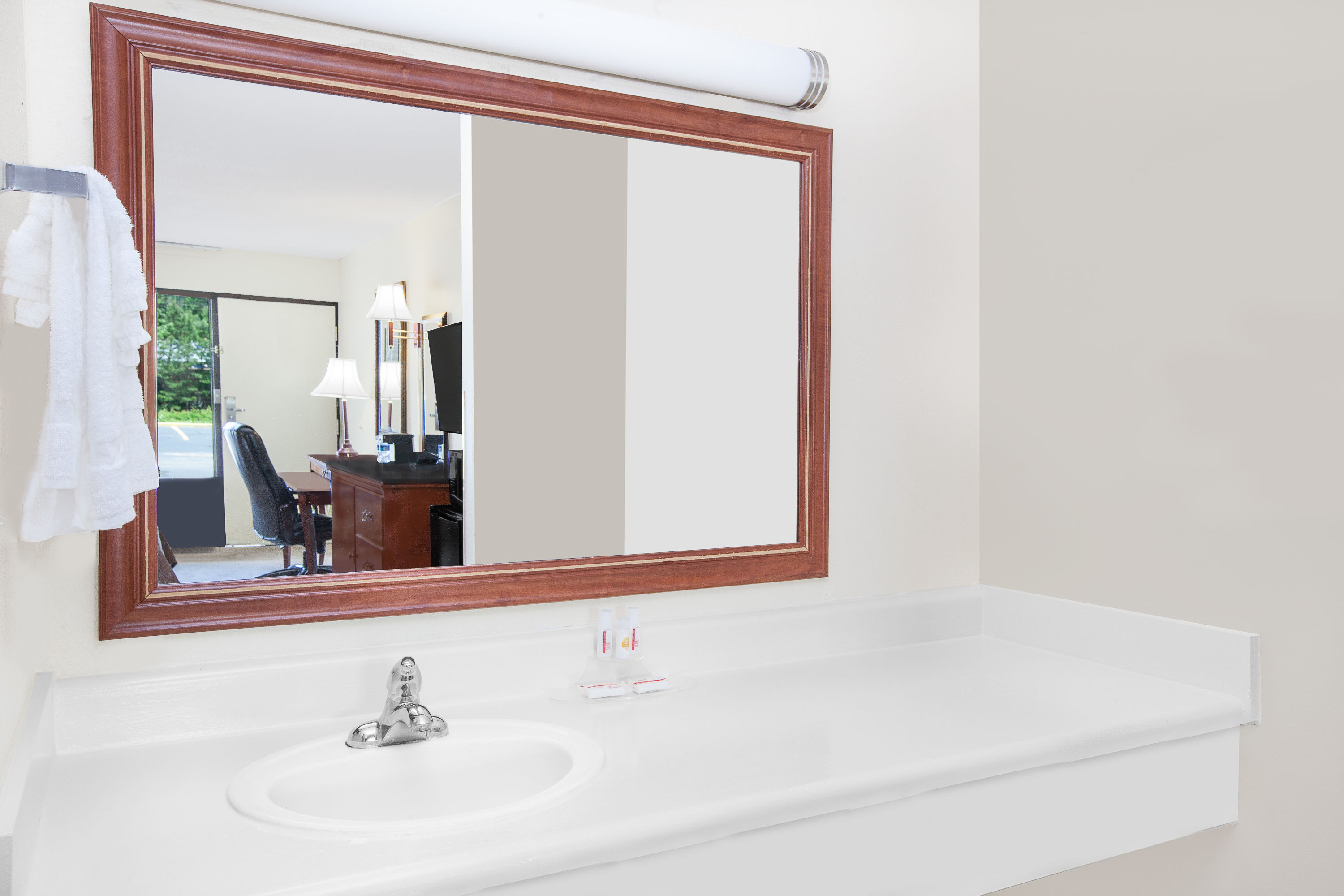 Guest room bath at the Days Inn by Wyndham Newton MS/I-20 in Newton, Mississippi