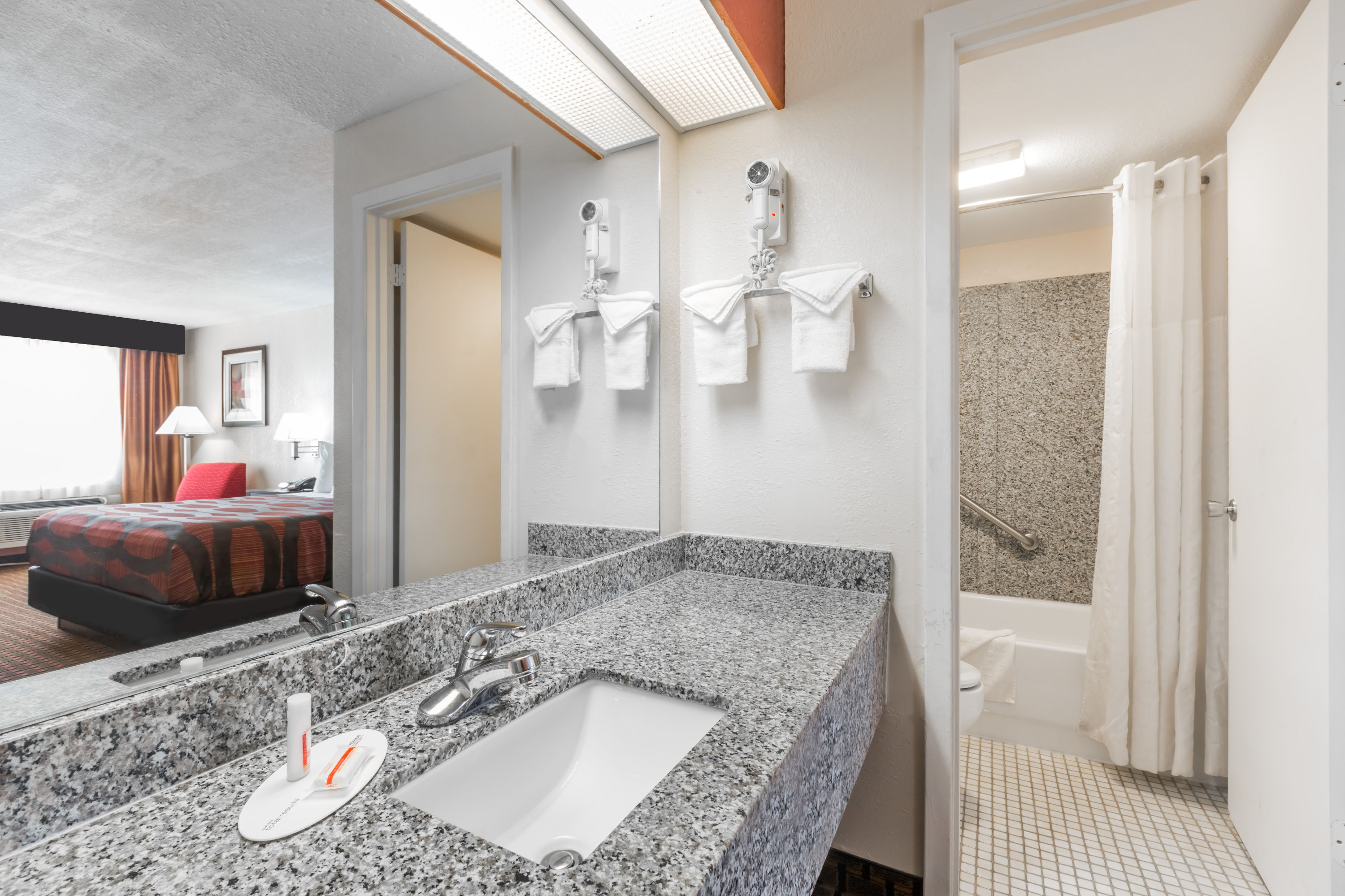 Days Inn By Wyndham Pearl Jackson Airport Pearl Ms Hotels