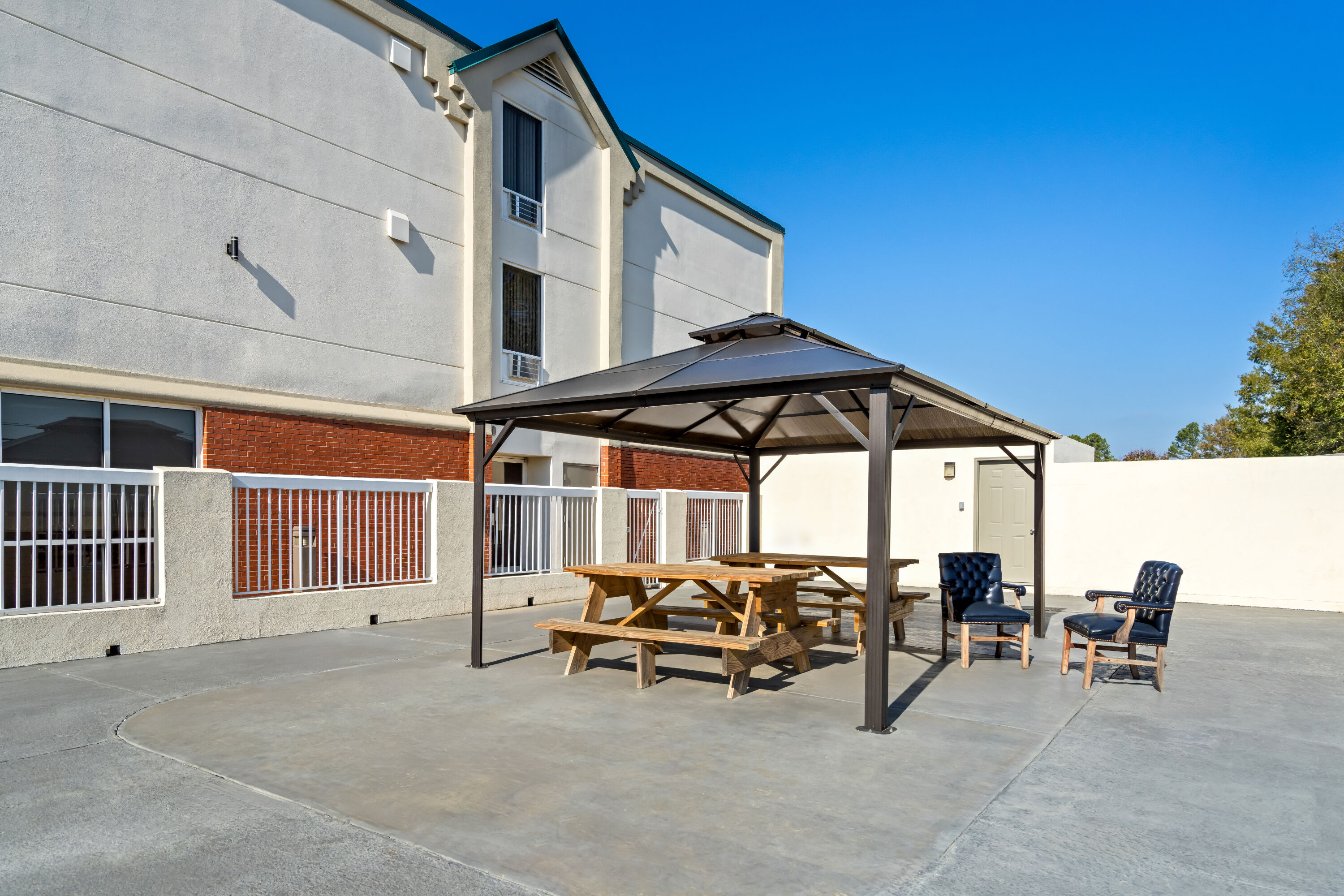 Courtyard at Days Inn & Suites by Wyndham Ridgeland in Ridgeland, Mississippi