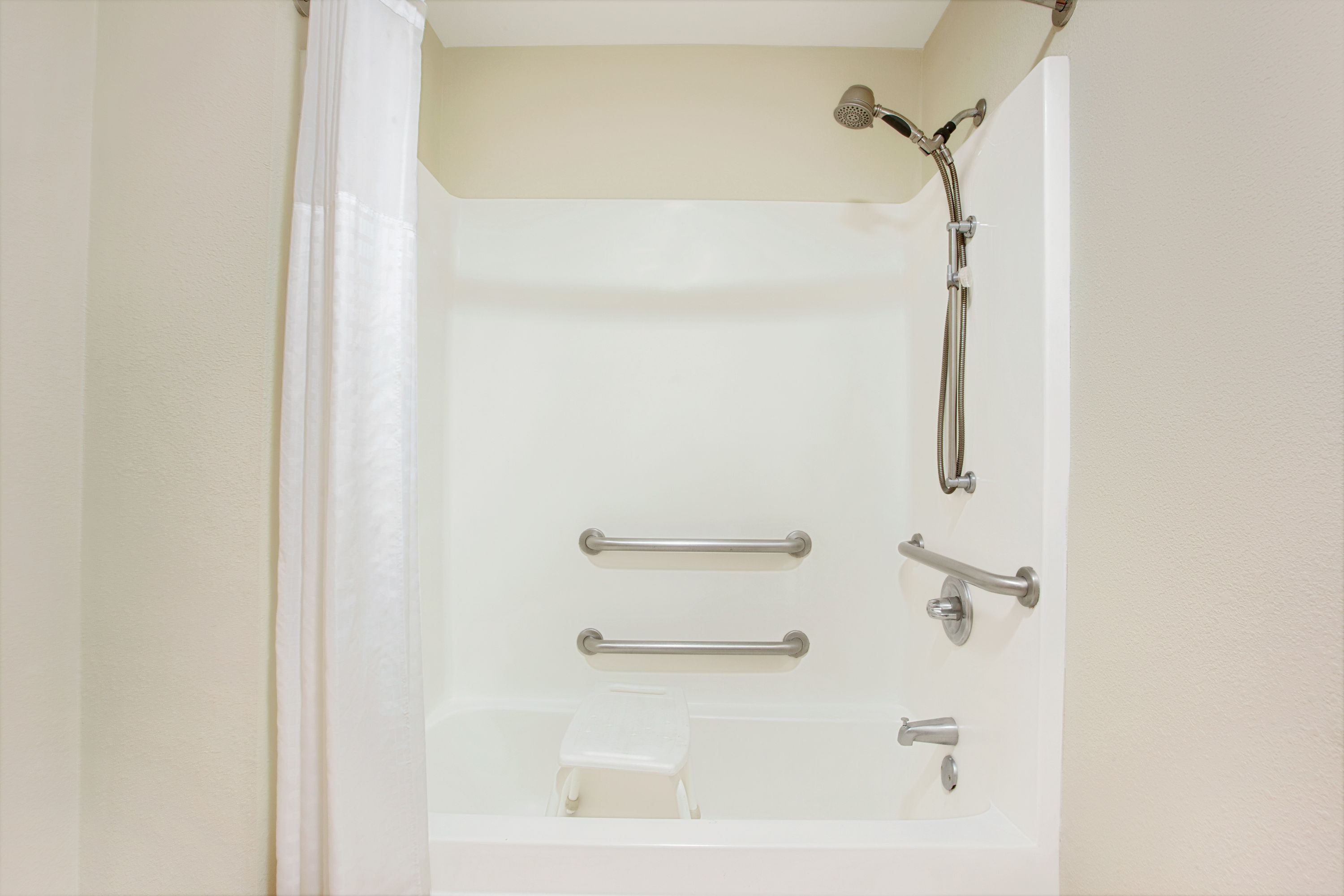 Guest room at the Days Inn & Suites by Wyndham Ridgeland in Ridgeland, Mississippi