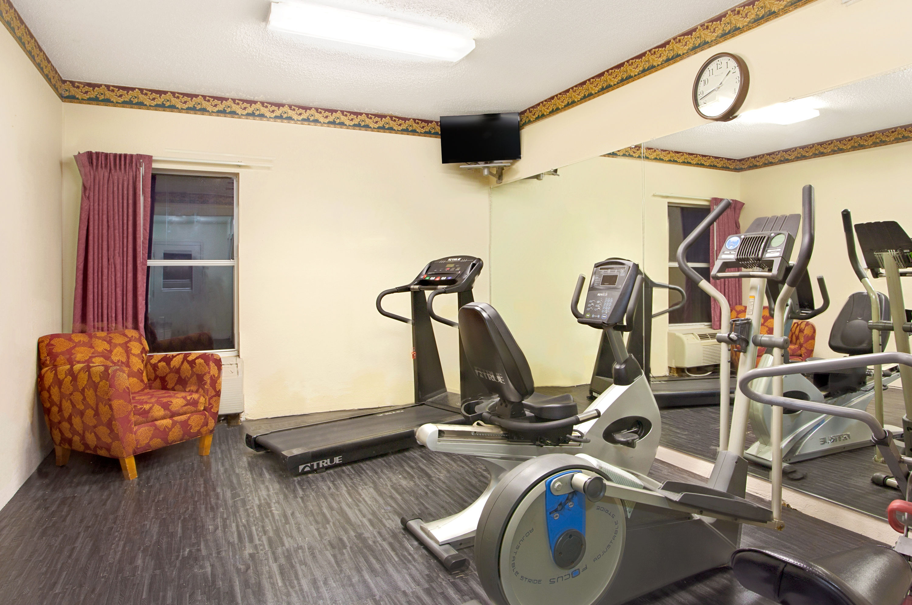 Days Inn Amp Suites By Wyndham Ridgeland Ridgeland Ms Hotels