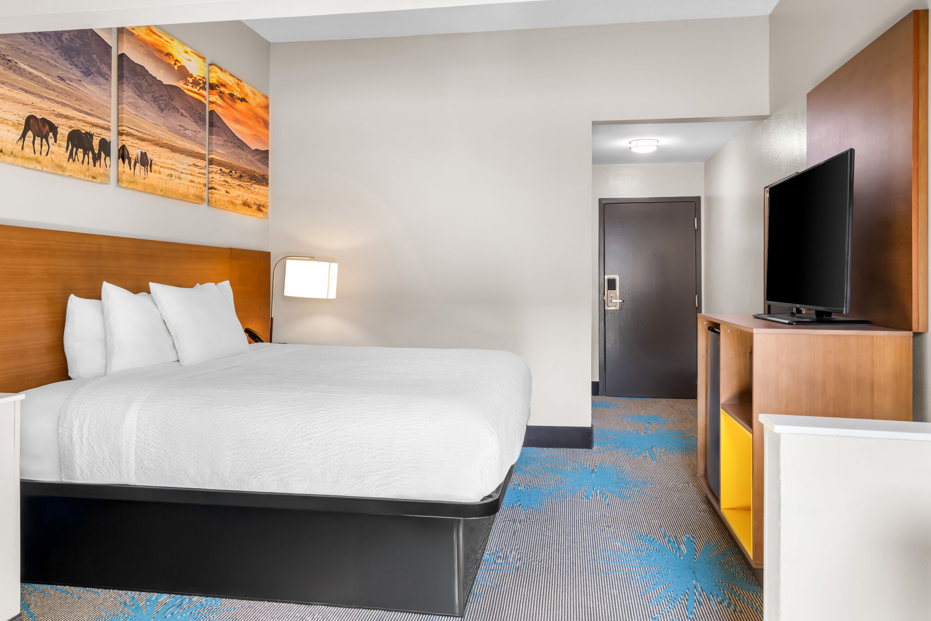 Days Inn & Suites by Wyndham Ridgeland suite in Ridgeland, Mississippi