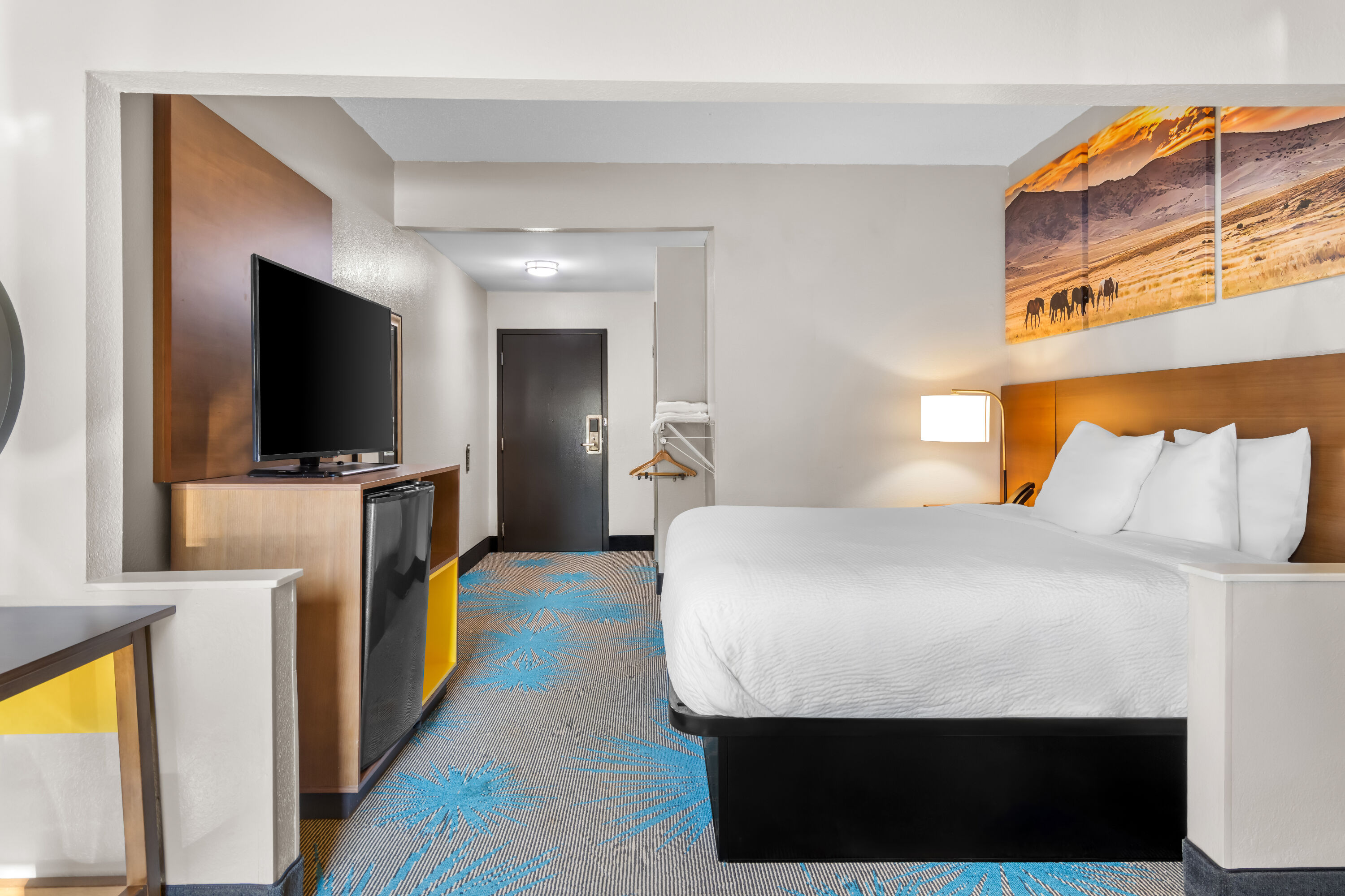 Days Inn & Suites by Wyndham Ridgeland suite in Ridgeland, Mississippi