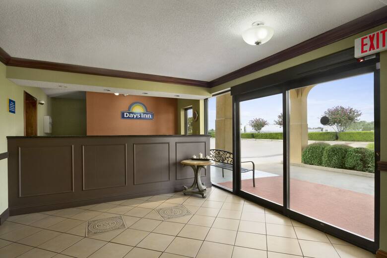 Days Inn Southaven Ms Hotels 38671 Days Inn Southaven Ms Hotel Lobby In Mississippi