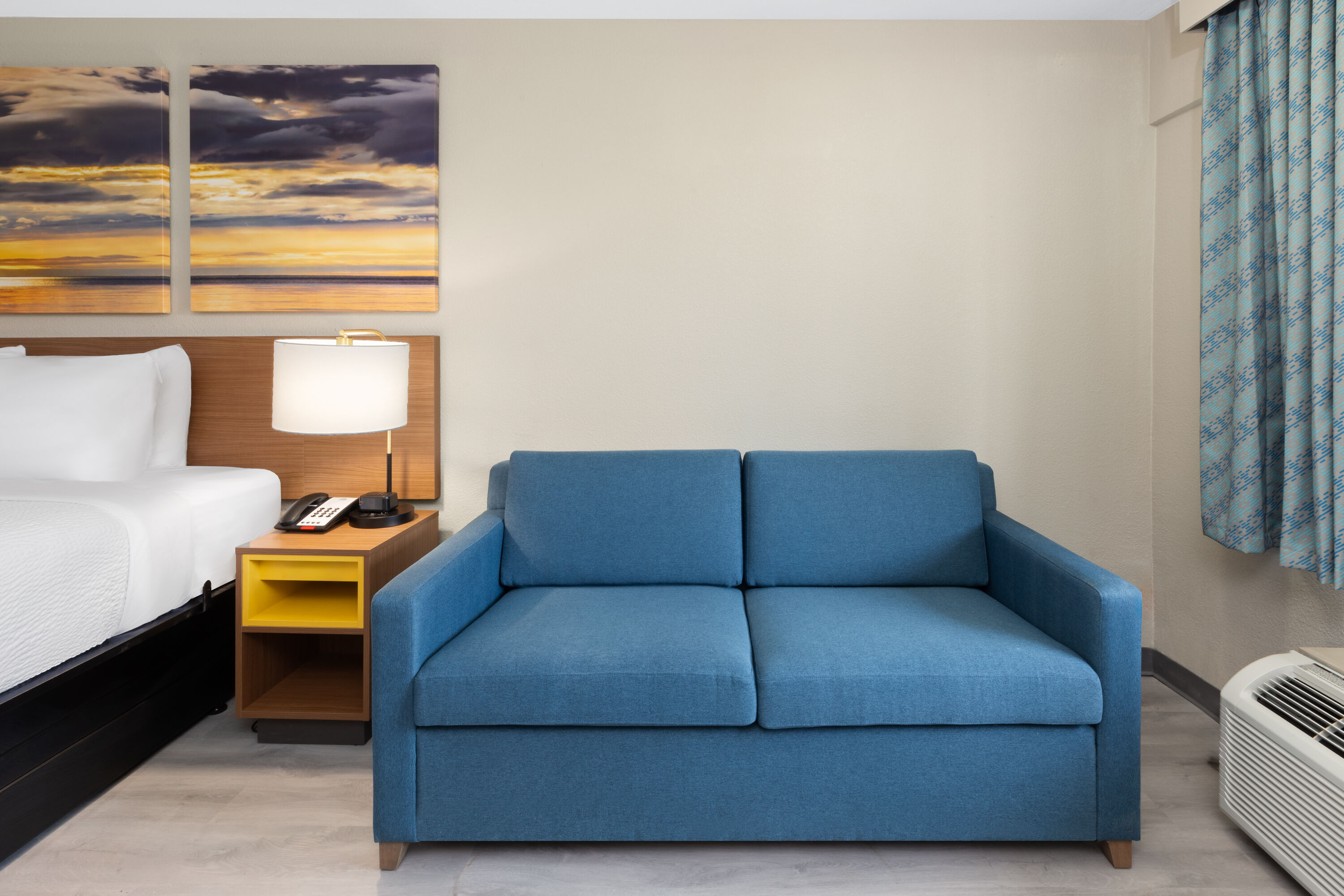 Days Inn & Suites by Wyndham Vicksburg suite in Vicksburg, Mississippi