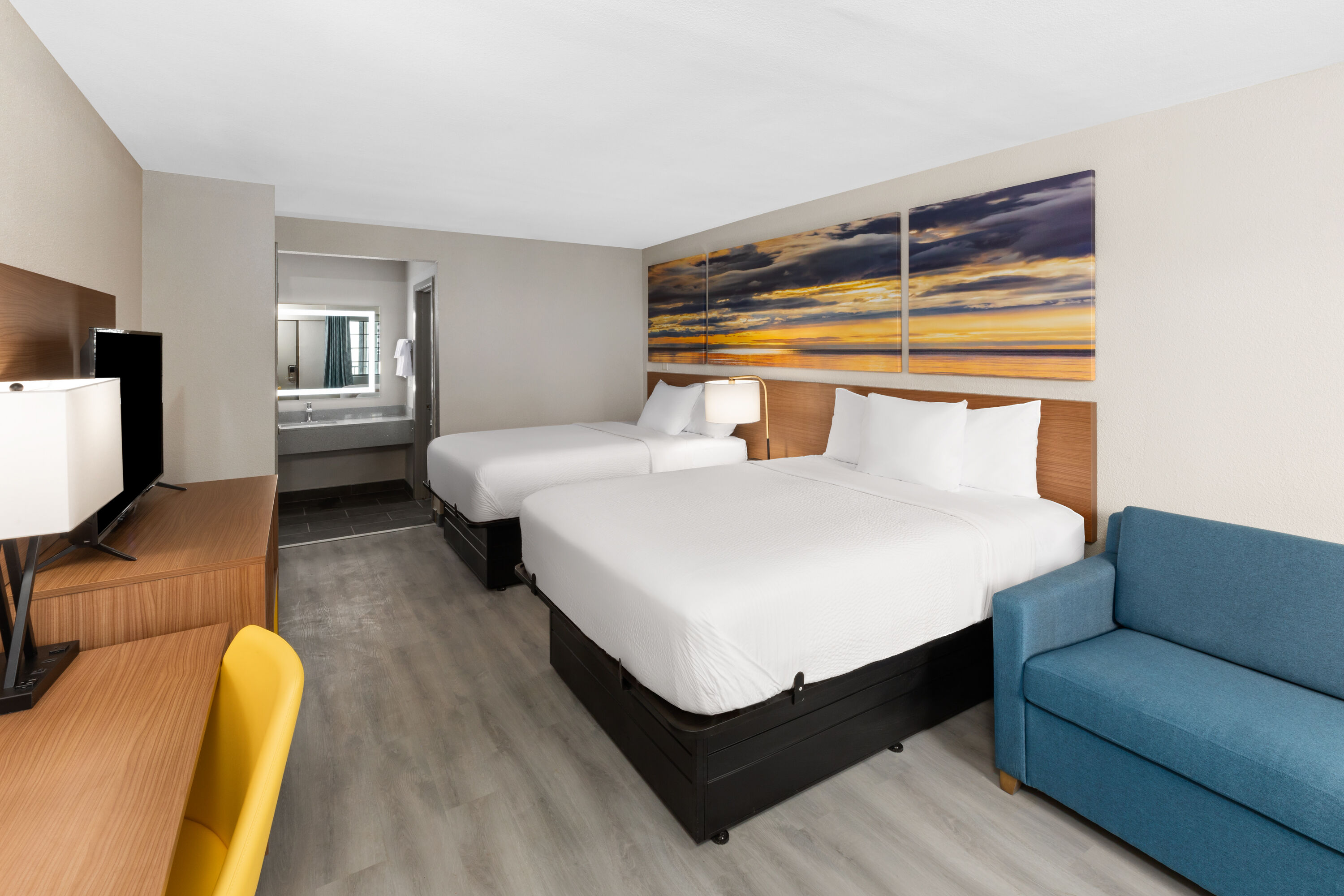 Days Inn & Suites by Wyndham Vicksburg suite in Vicksburg, Mississippi
