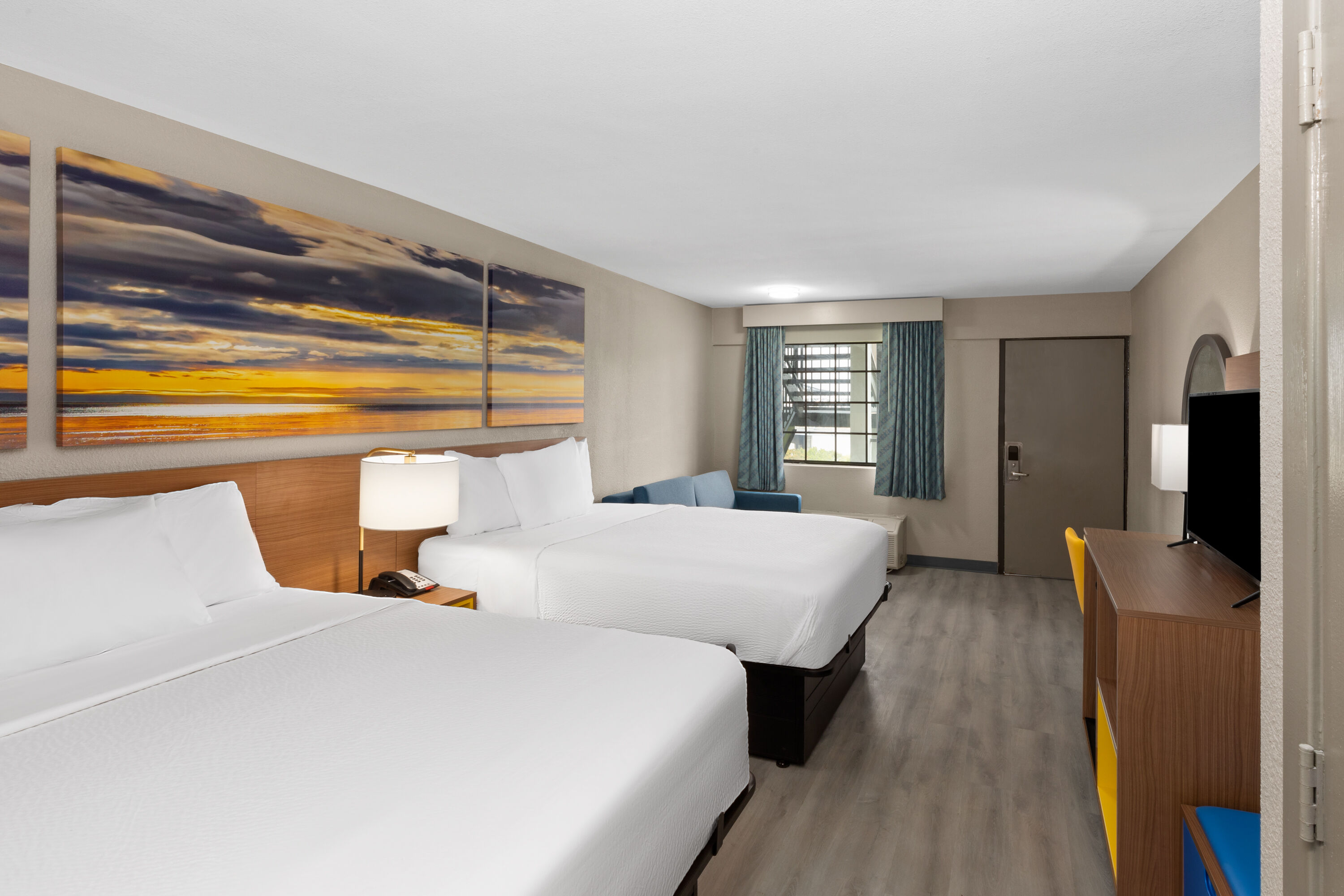 Days Inn & Suites by Wyndham Vicksburg suite in Vicksburg, Mississippi