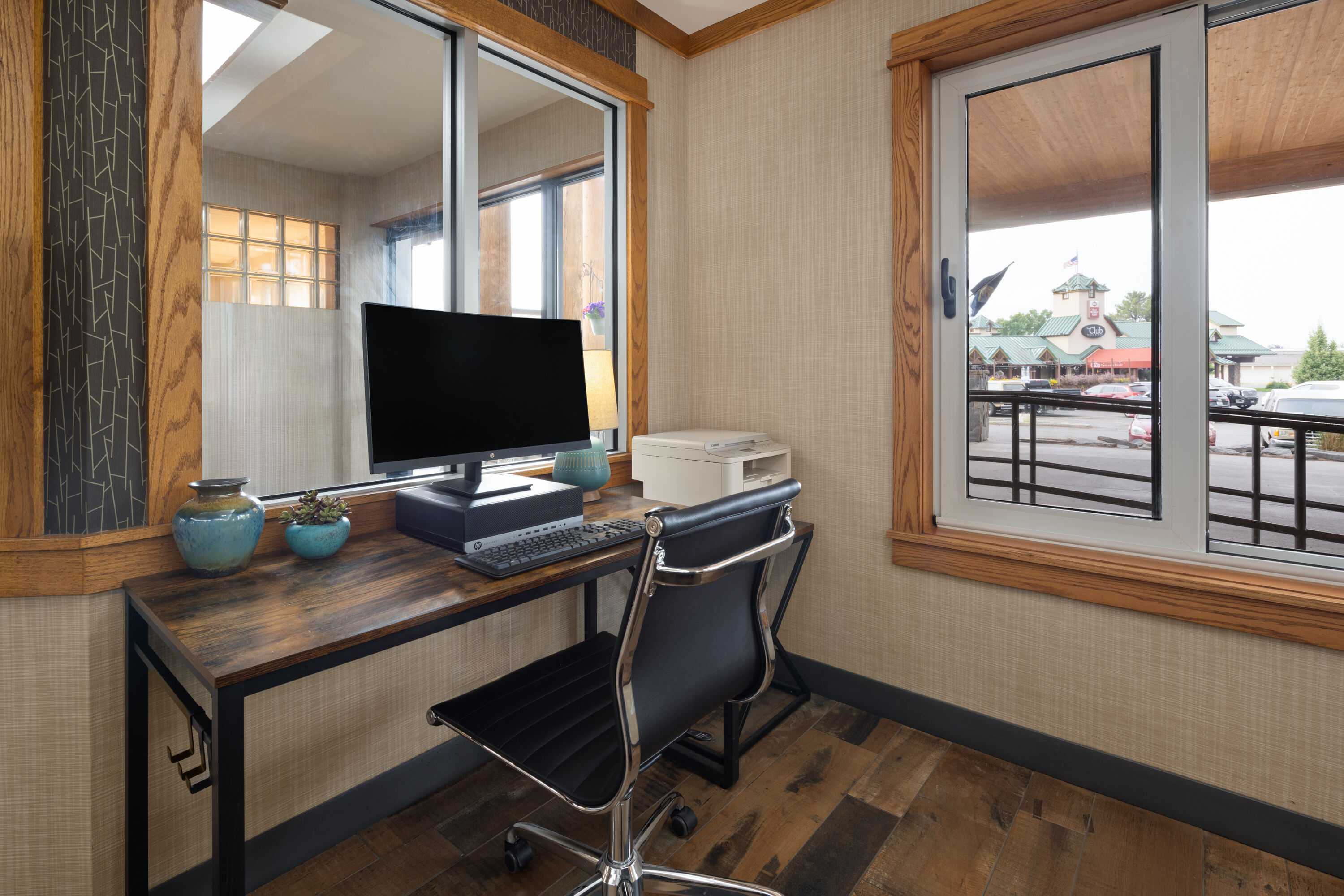 Days Inn & Suites by Wyndham Bozeman business center in Bozeman, Montana