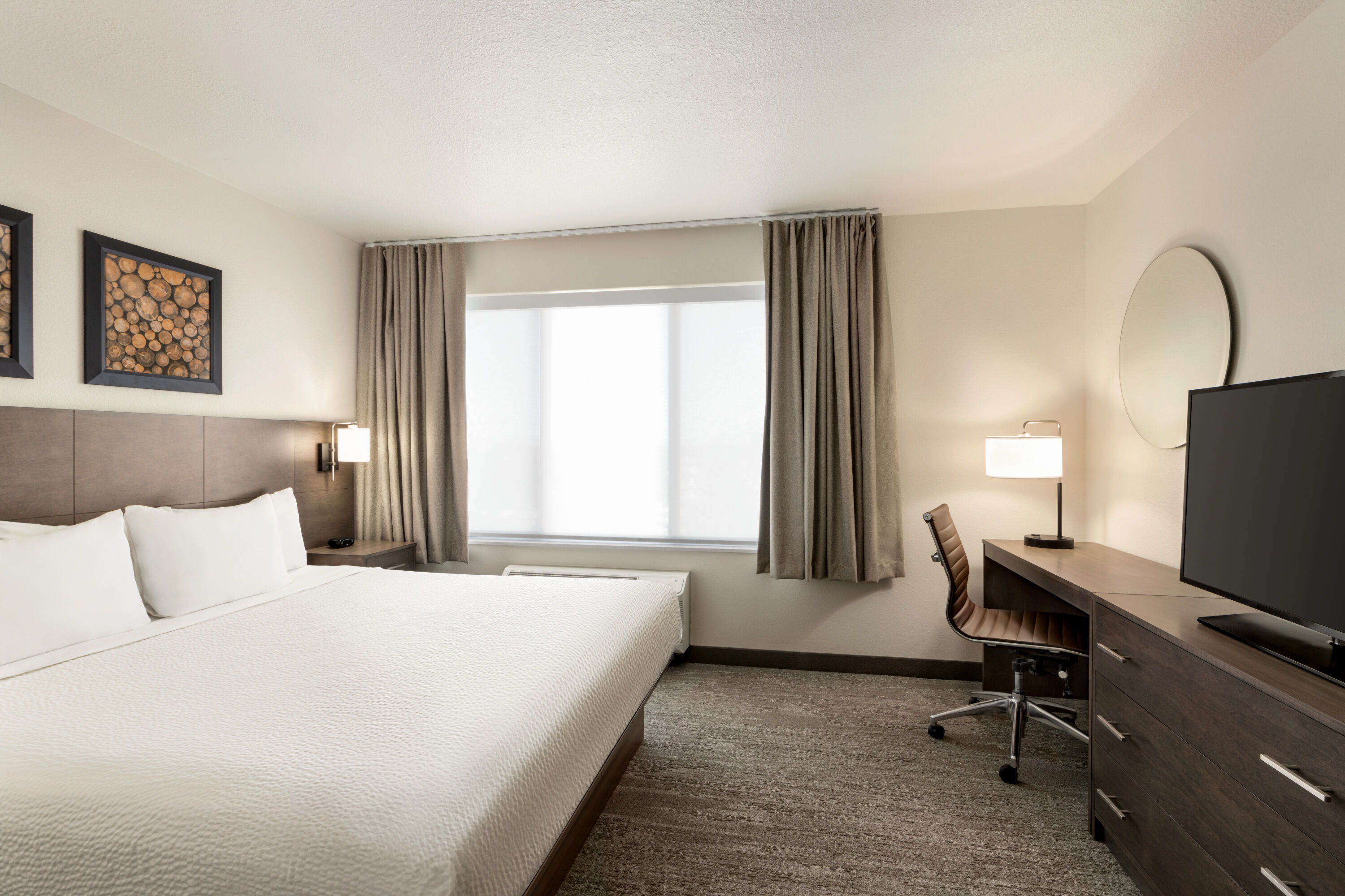 Days Inn & Suites by Wyndham Bozeman suite in Bozeman, Montana