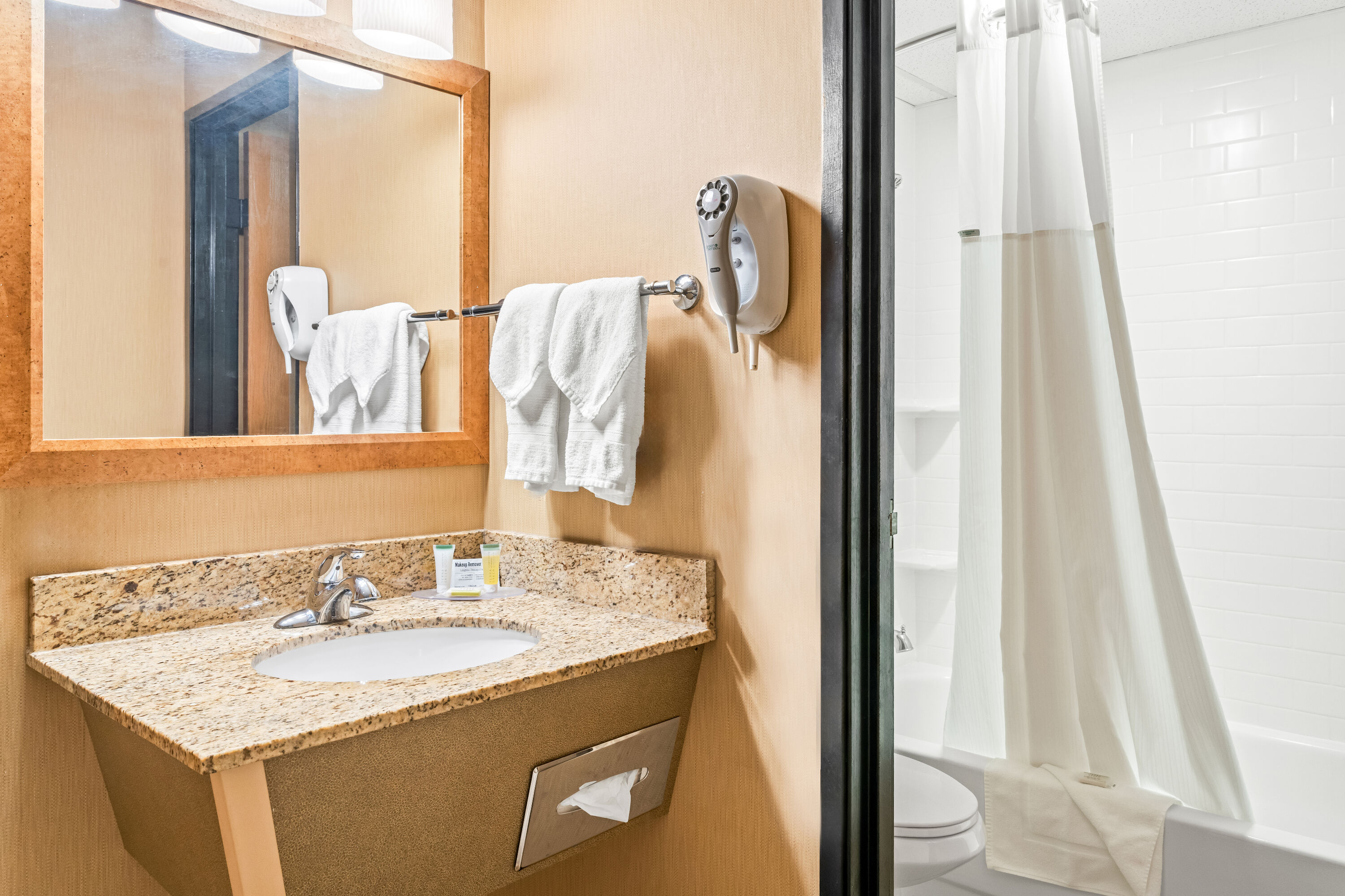 Guest room bath at the Days Inn by Wyndham Helena in Helena, Montana