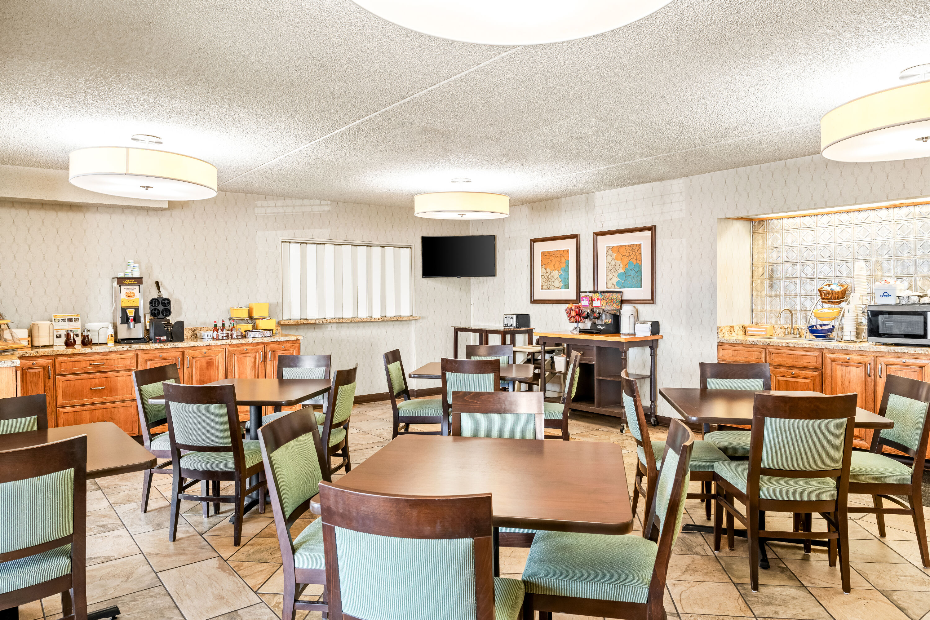Days Inn by Wyndham Helena restaurant breakfast area with seating in Helena, Montana