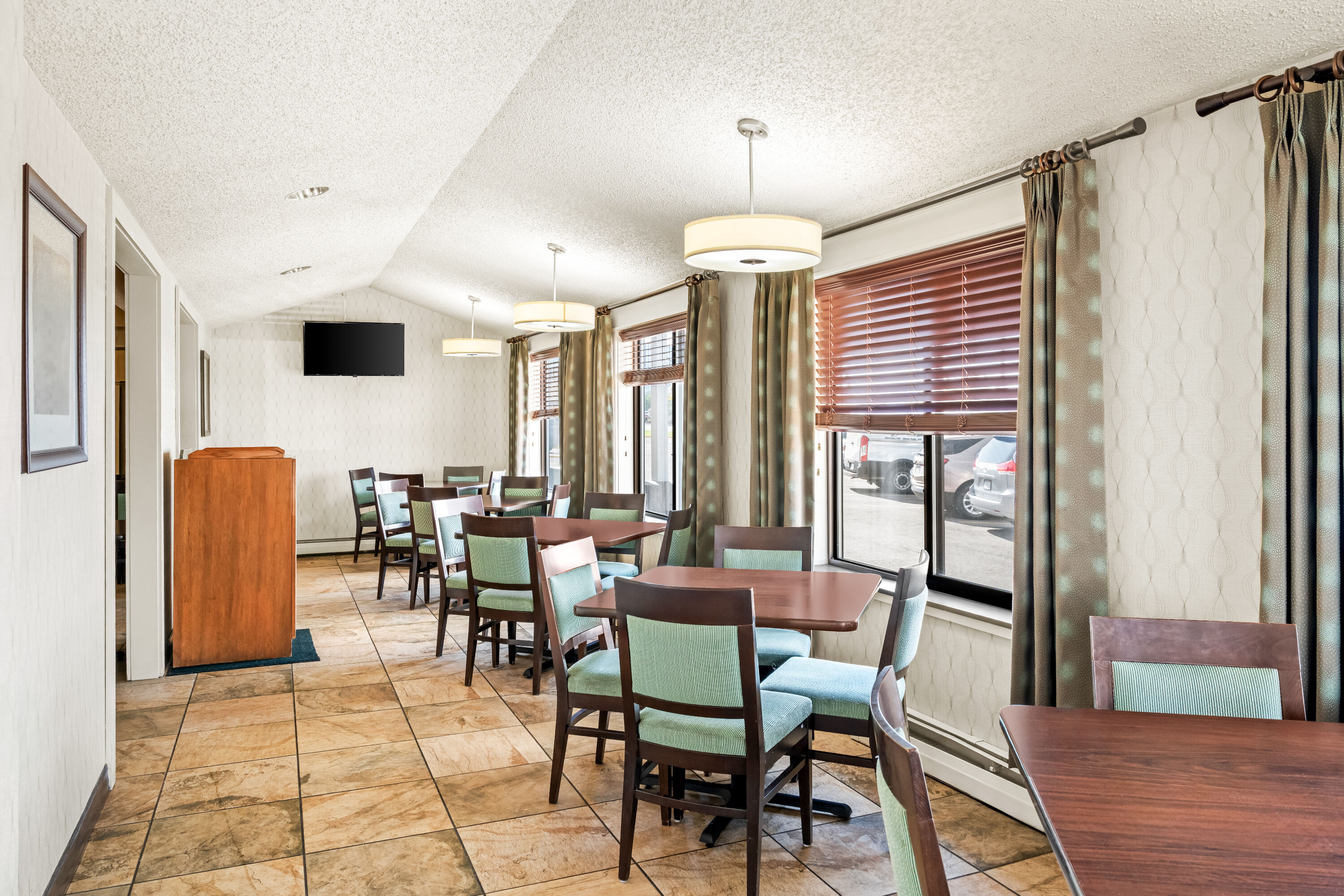 Days Inn by Wyndham Helena restaurant breakfast area with seating in Helena, Montana