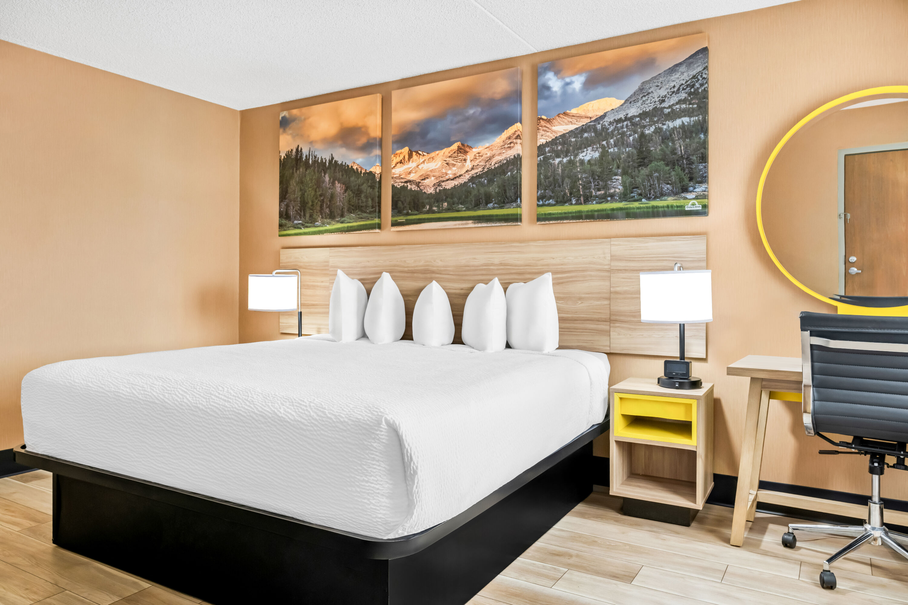 King bed guest room at the Days Inn by Wyndham Helena in Helena, Montana