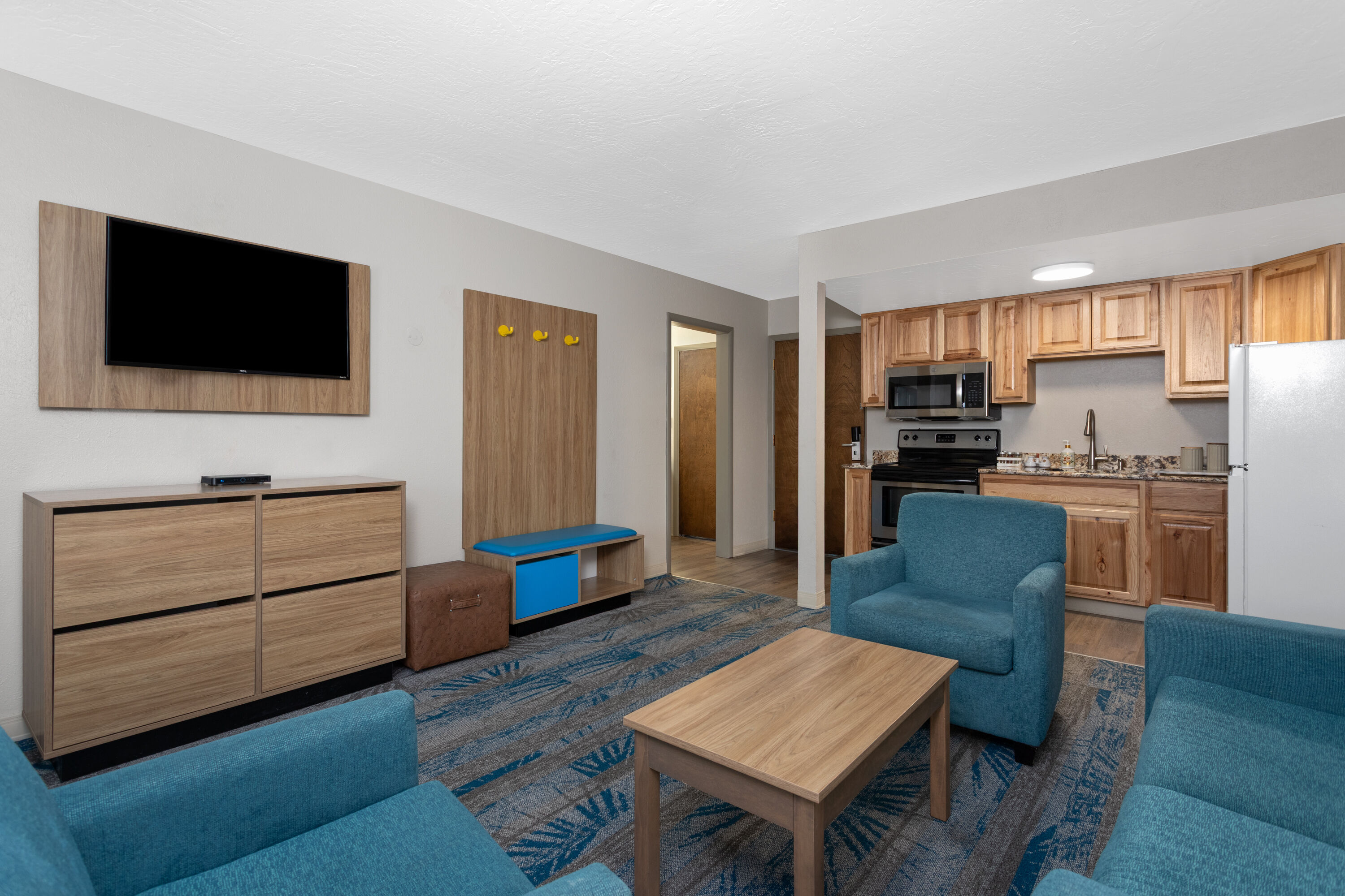 Days Inn and Suites by Wyndham Downtown Missoula-University suite in Missoula, Montana