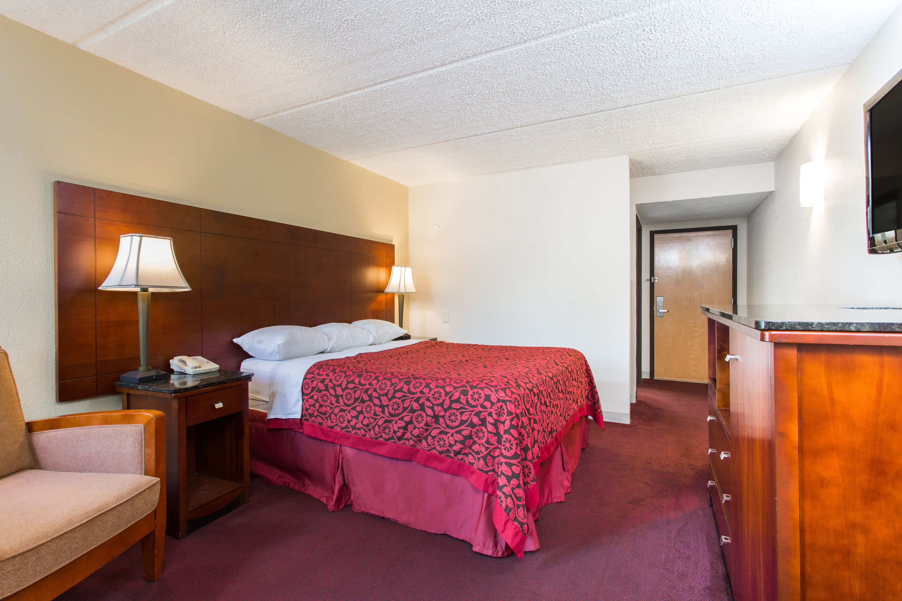 Guest room at the Days Inn by Wyndham High Point/Archdale in Archdale, North Carolina