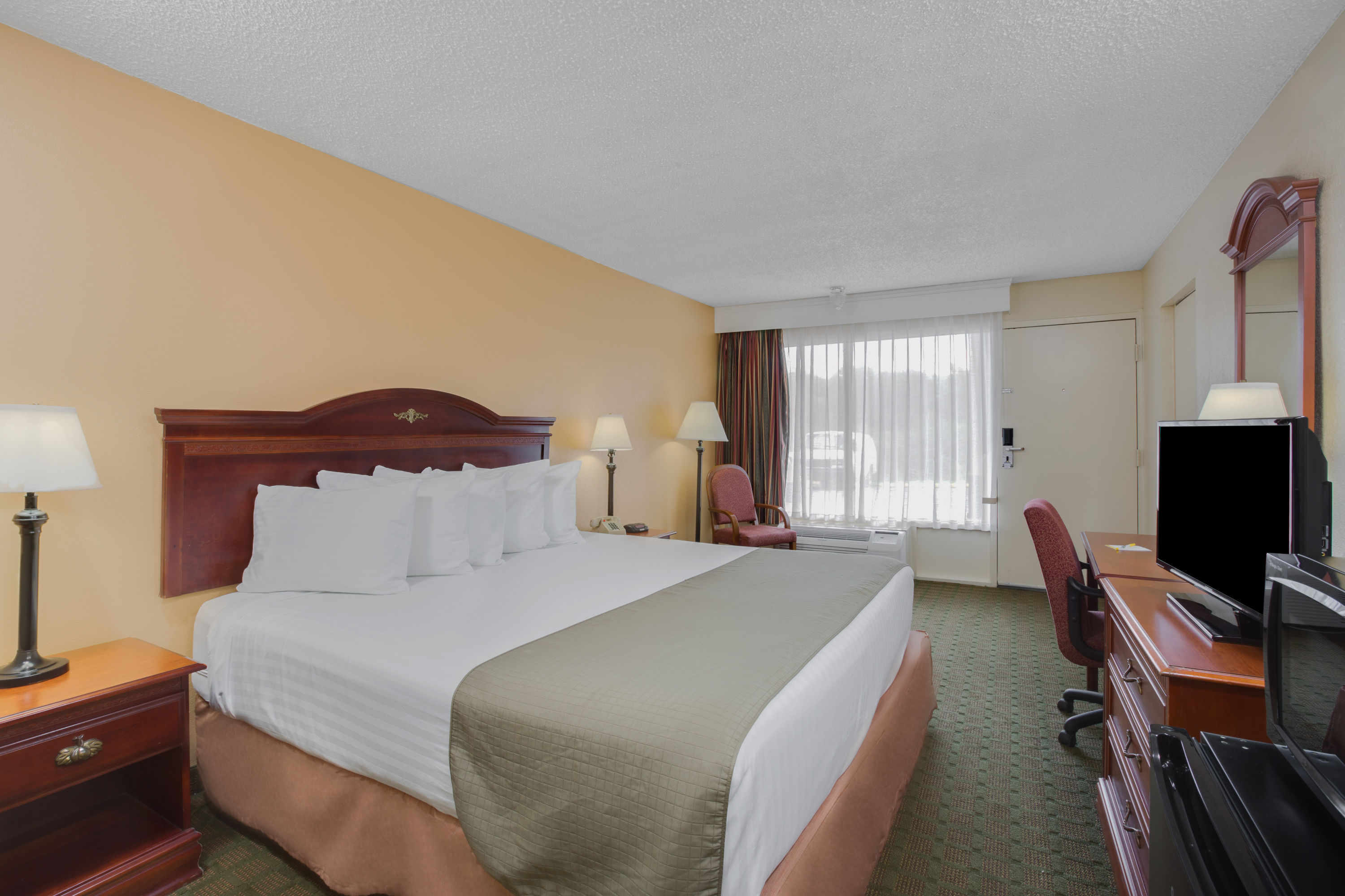 Days Inn By Wyndham Asheville West Candler Nc Hotels