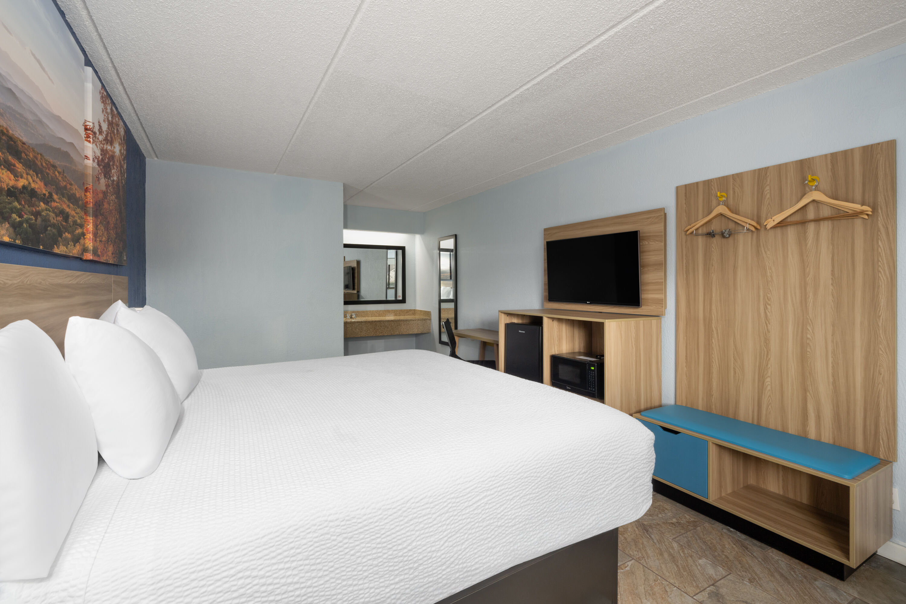 Guest room at the Days Inn by Wyndham Charlotte University in Charlotte, North Carolina