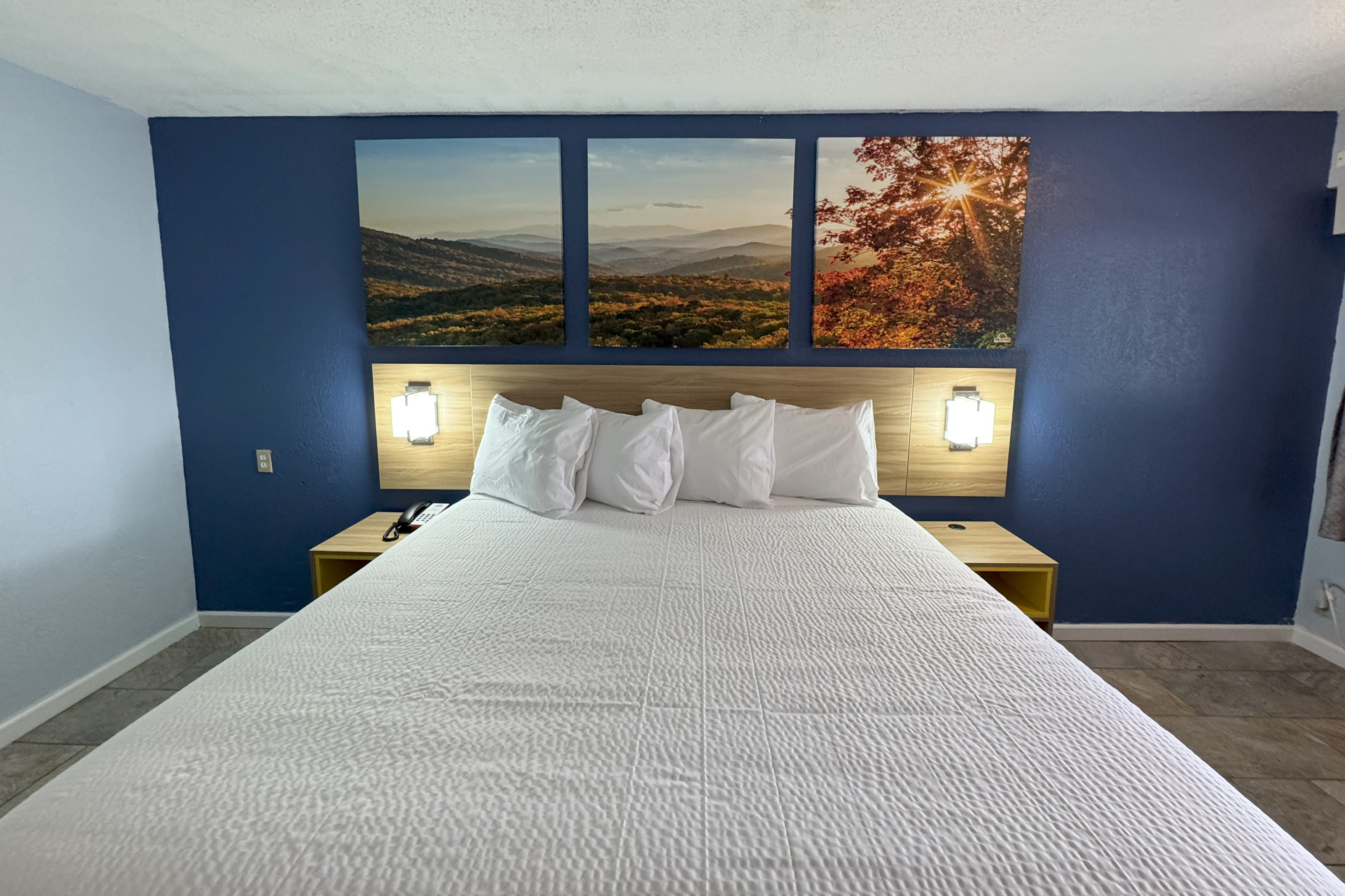 Guest room at the Days Inn by Wyndham Charlotte University in Charlotte, North Carolina
