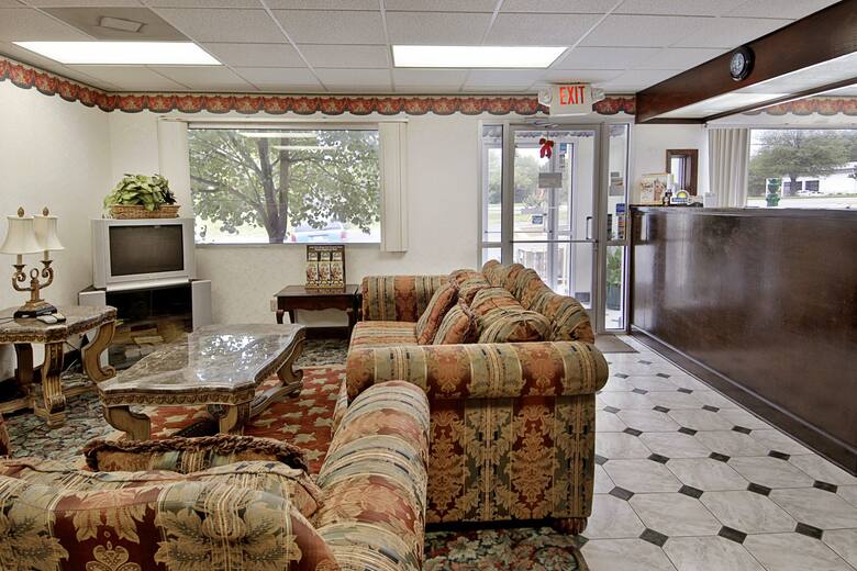 Days Inn Concord Hotels Nc 28027 Days Inn Concord Hotel Lobby In North Carolina