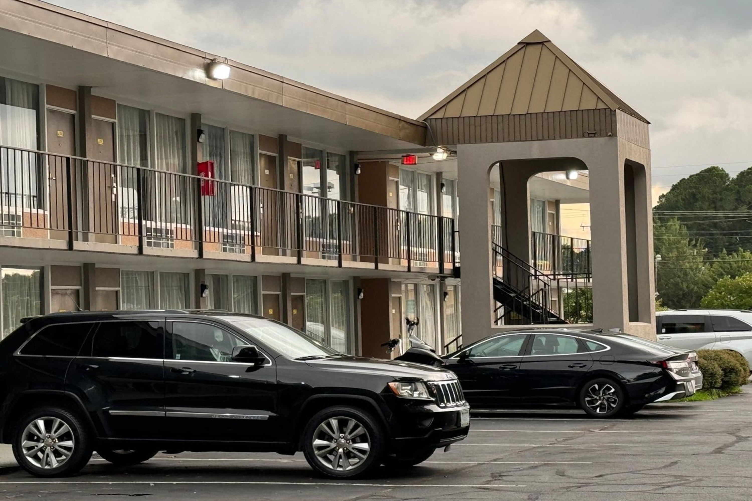 Exterior of Days Inn by Wyndham Goldsboro hotel in Goldsboro, North Carolina