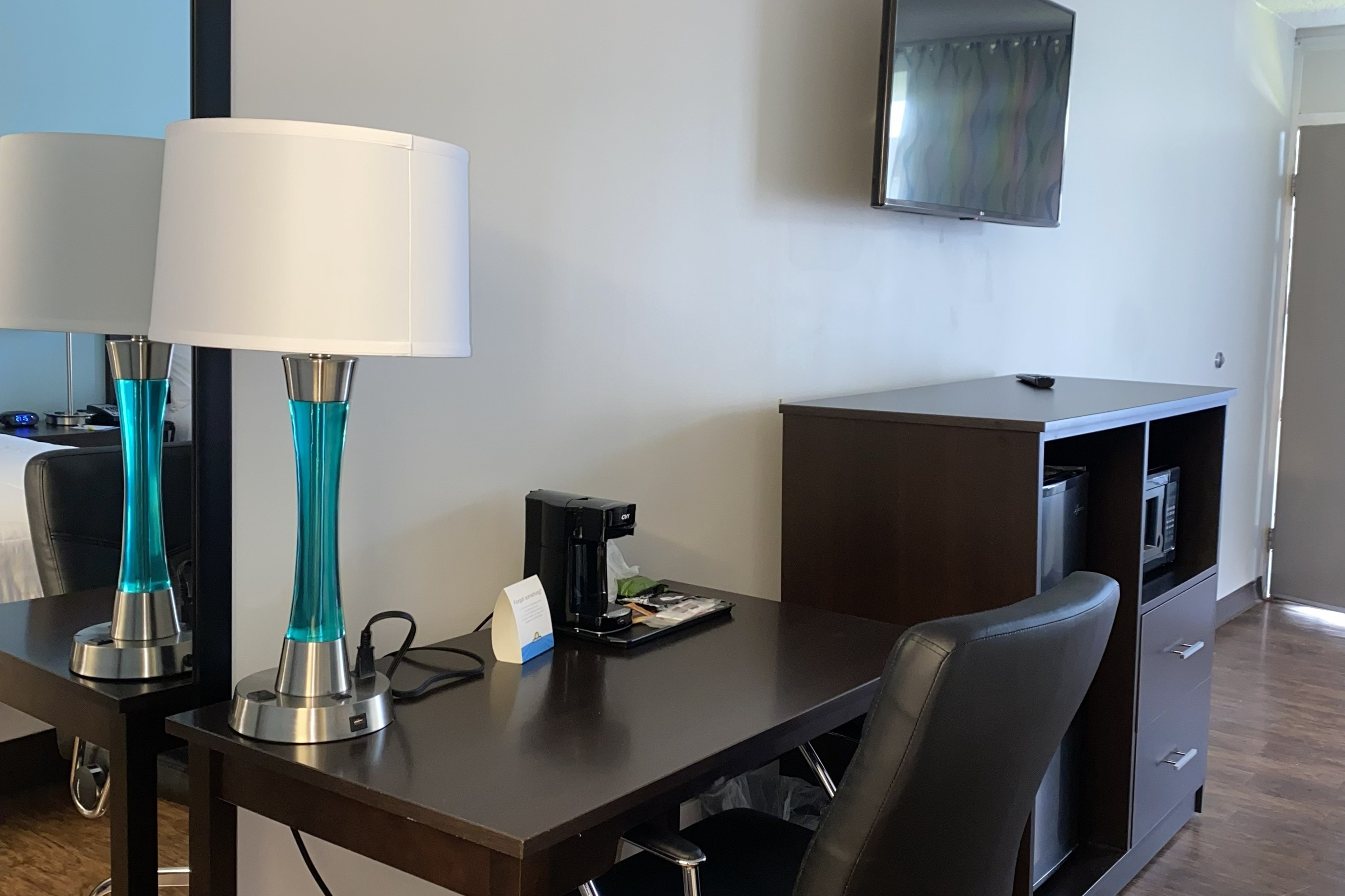 Guest room at the Days Inn by Wyndham Goldsboro in Goldsboro, North Carolina