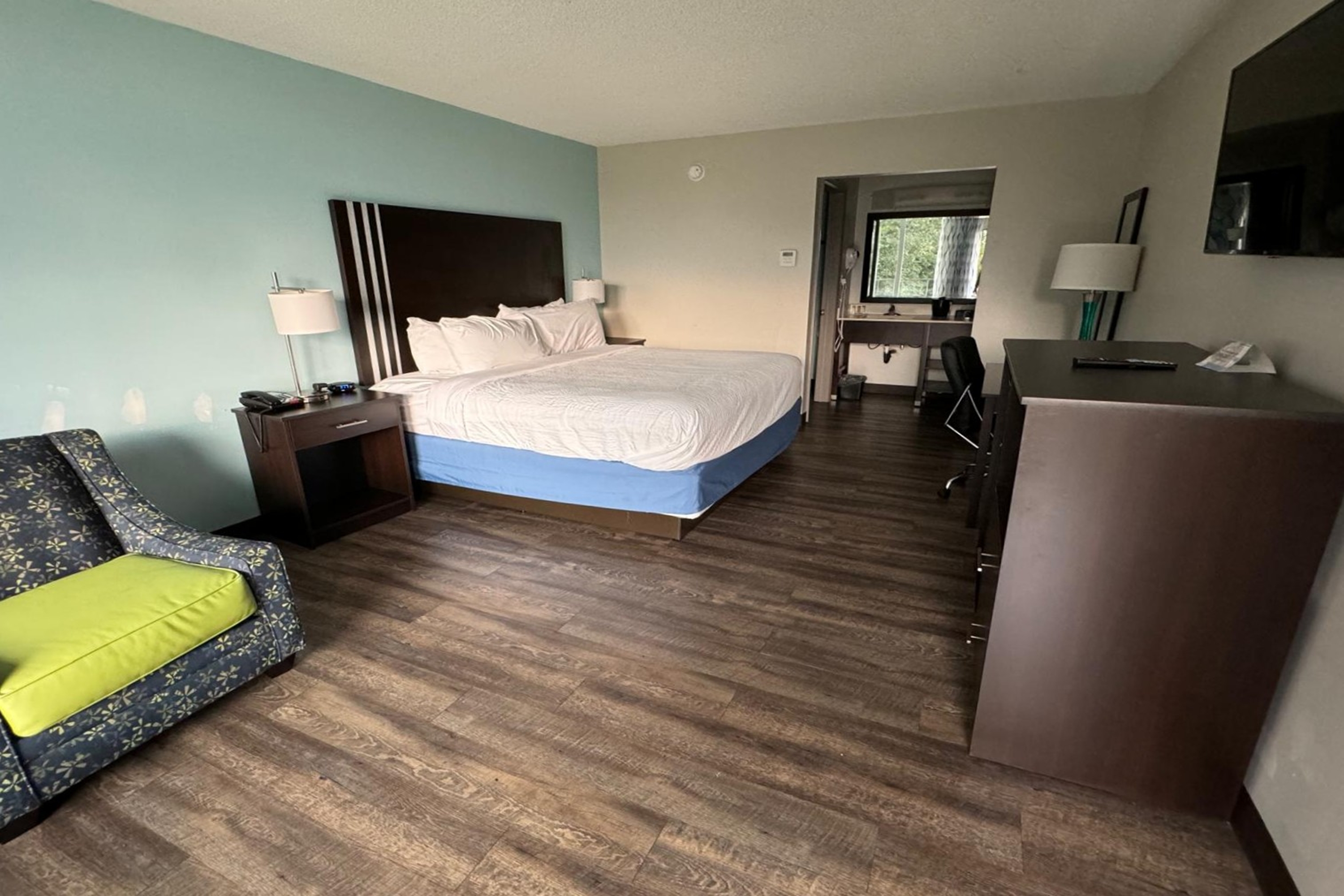 Guest room at the Days Inn by Wyndham Goldsboro in Goldsboro, North Carolina