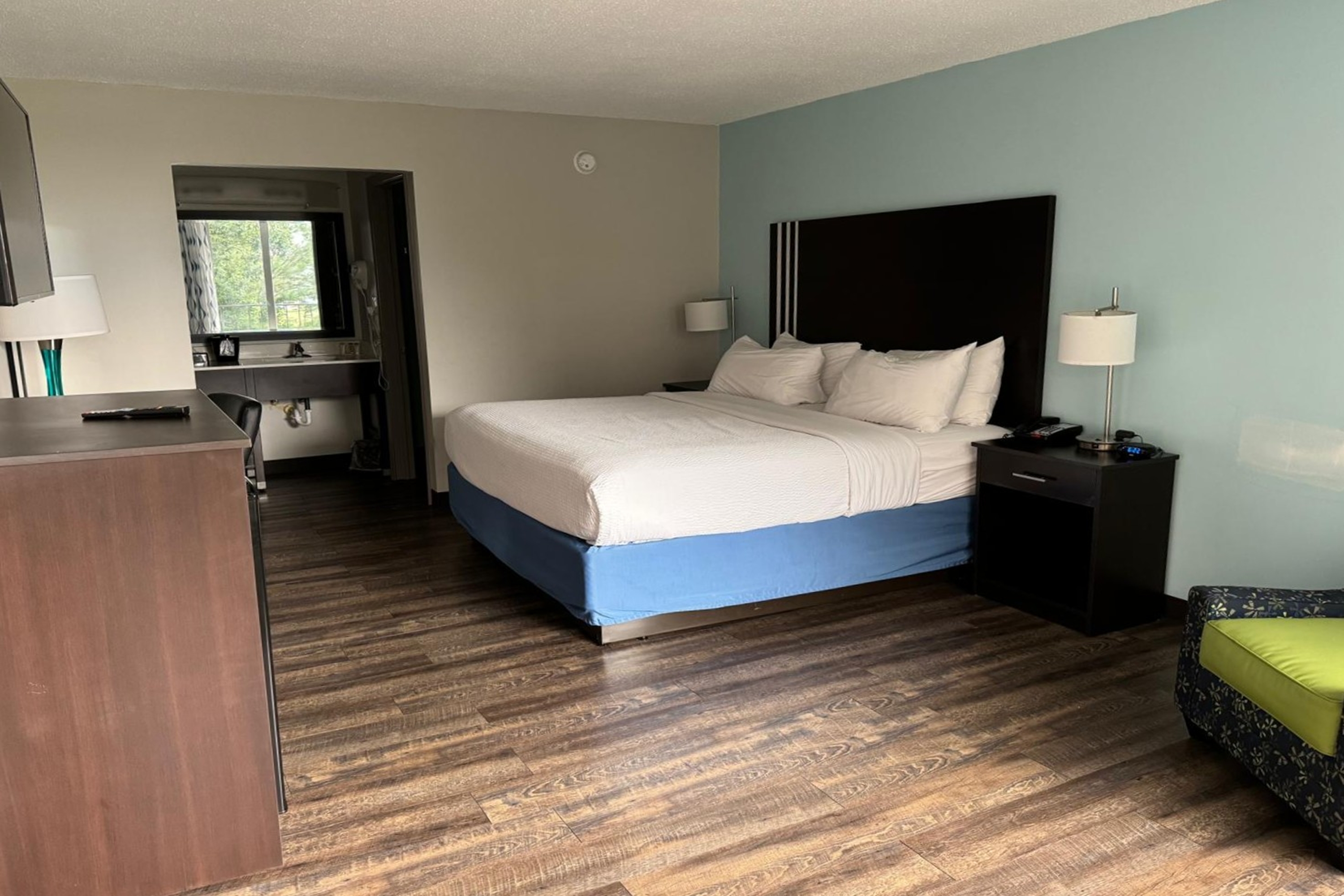 Guest room at the Days Inn by Wyndham Goldsboro in Goldsboro, North Carolina