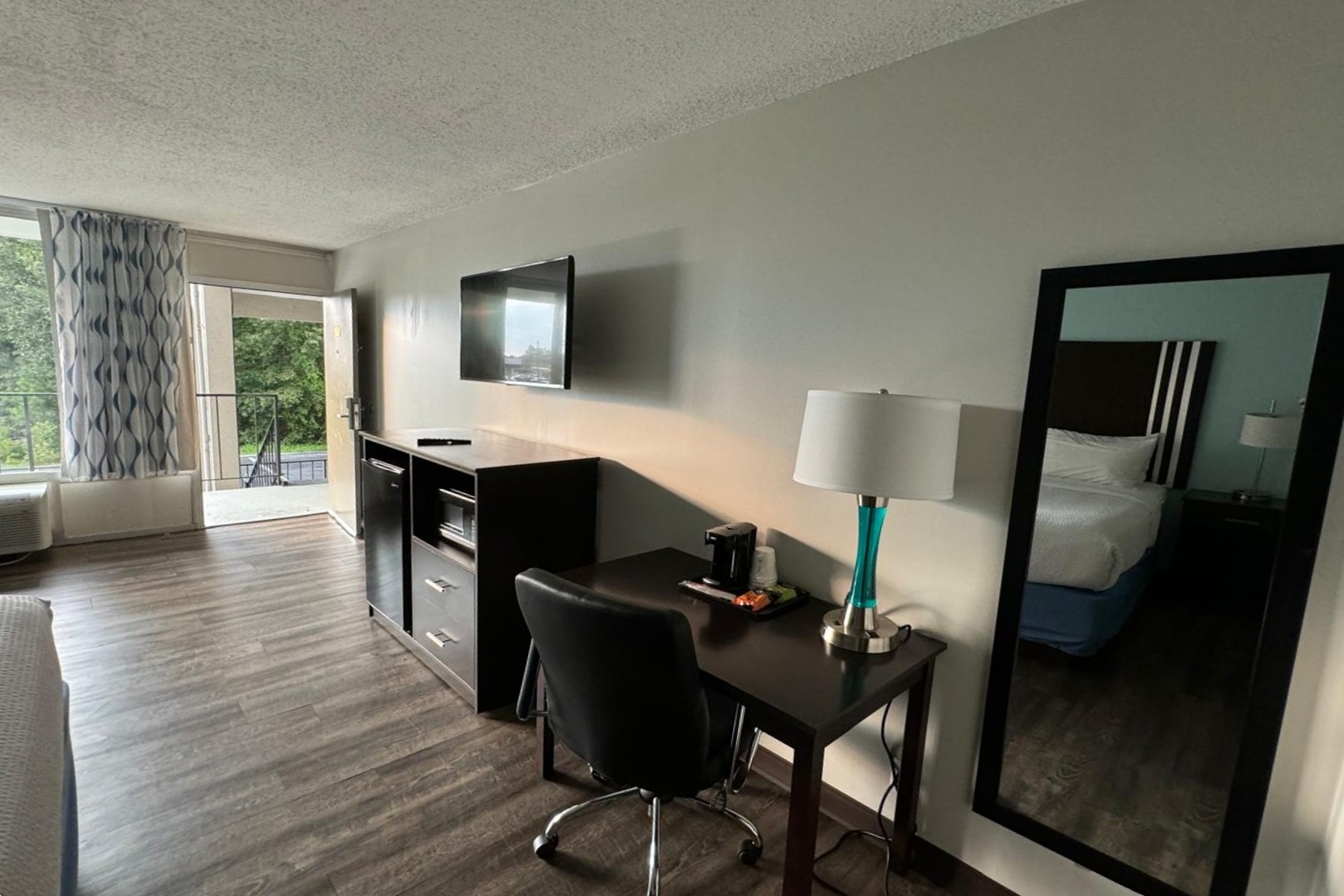 Guest room at the Days Inn by Wyndham Goldsboro in Goldsboro, North Carolina