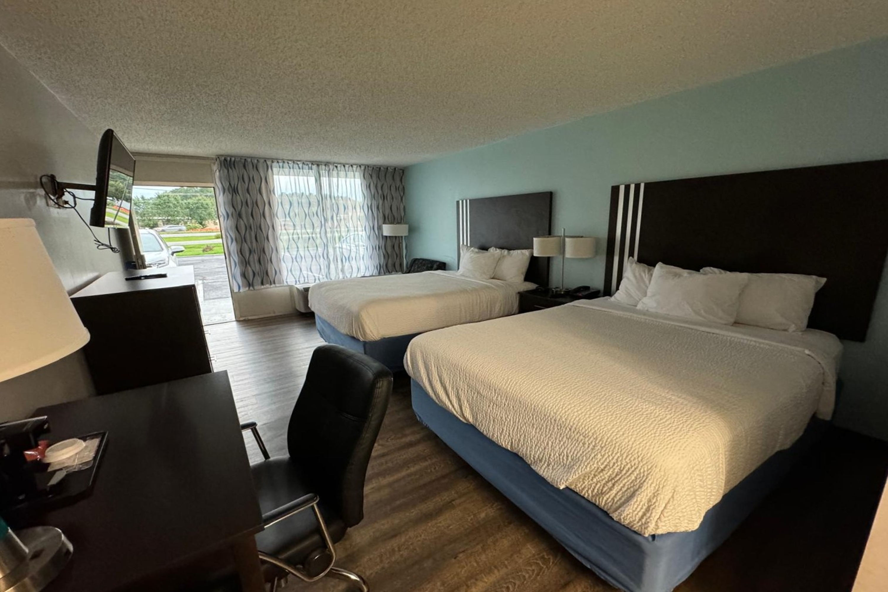 Guest room at the Days Inn by Wyndham Goldsboro in Goldsboro, North Carolina