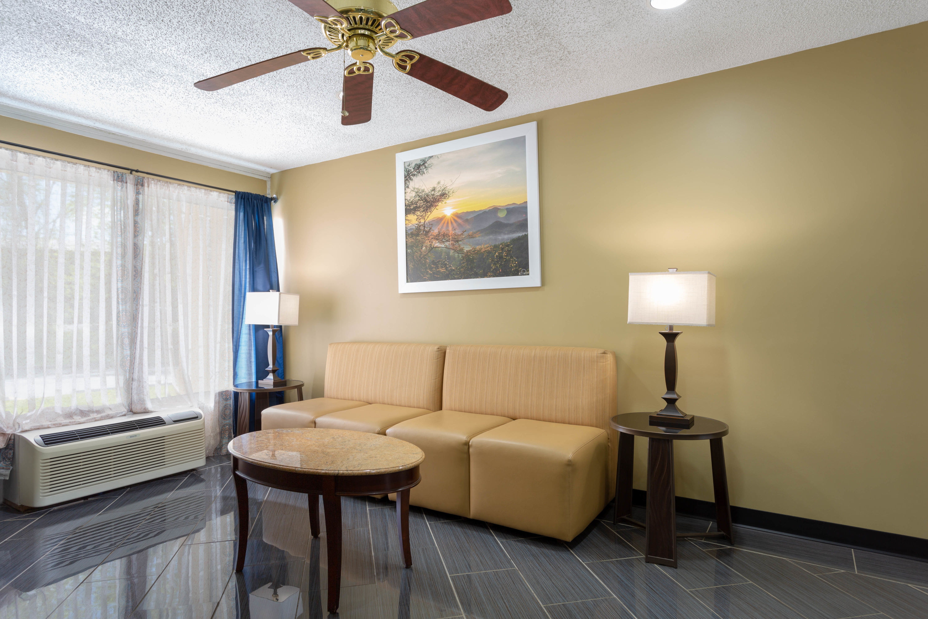 Days Inn By Wyndham Greensboro Airport Greensboro Nc Hotels