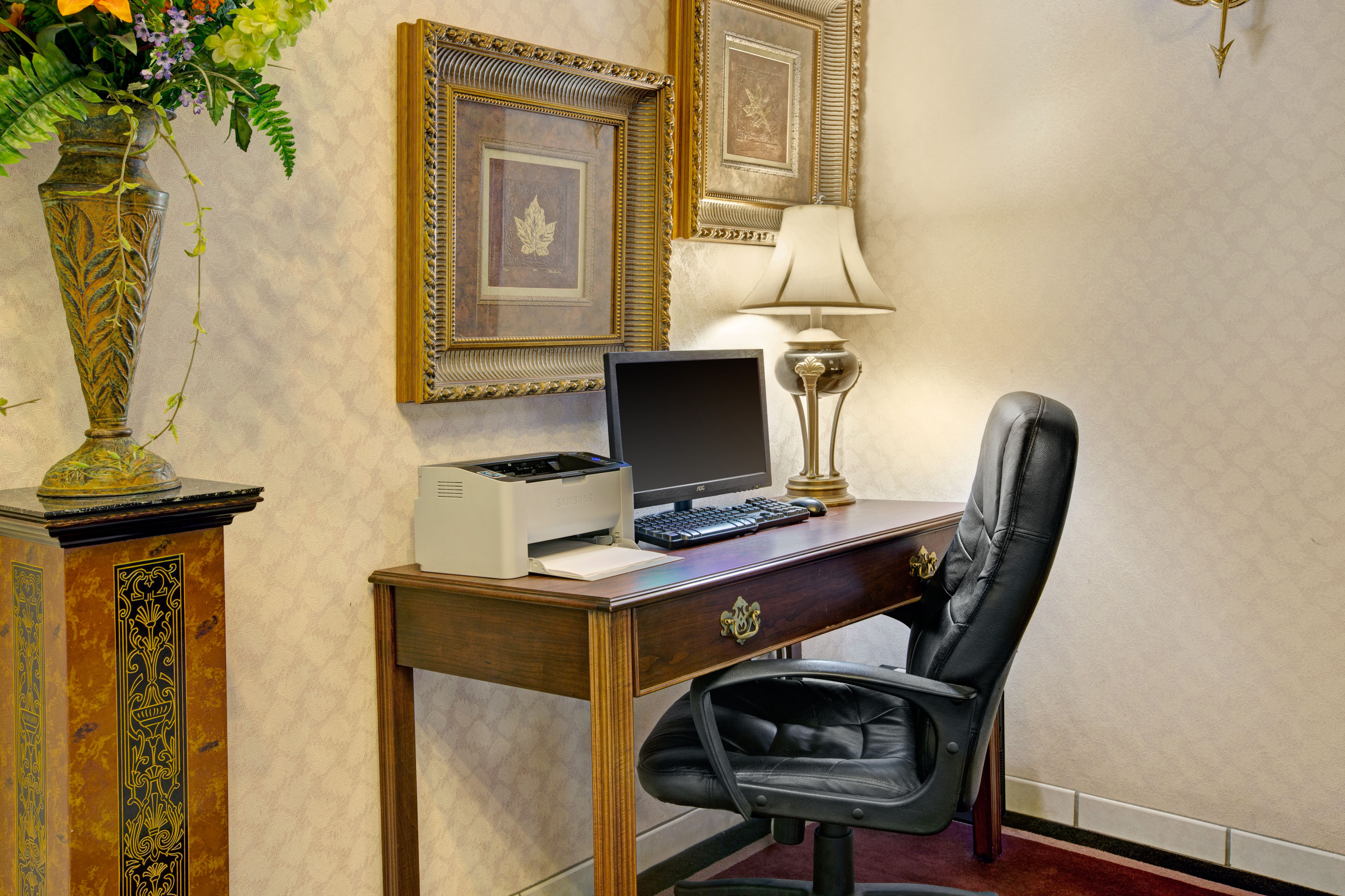 Days Inn Amp Suites By Wyndham Hickory Hickory Nc Hotels